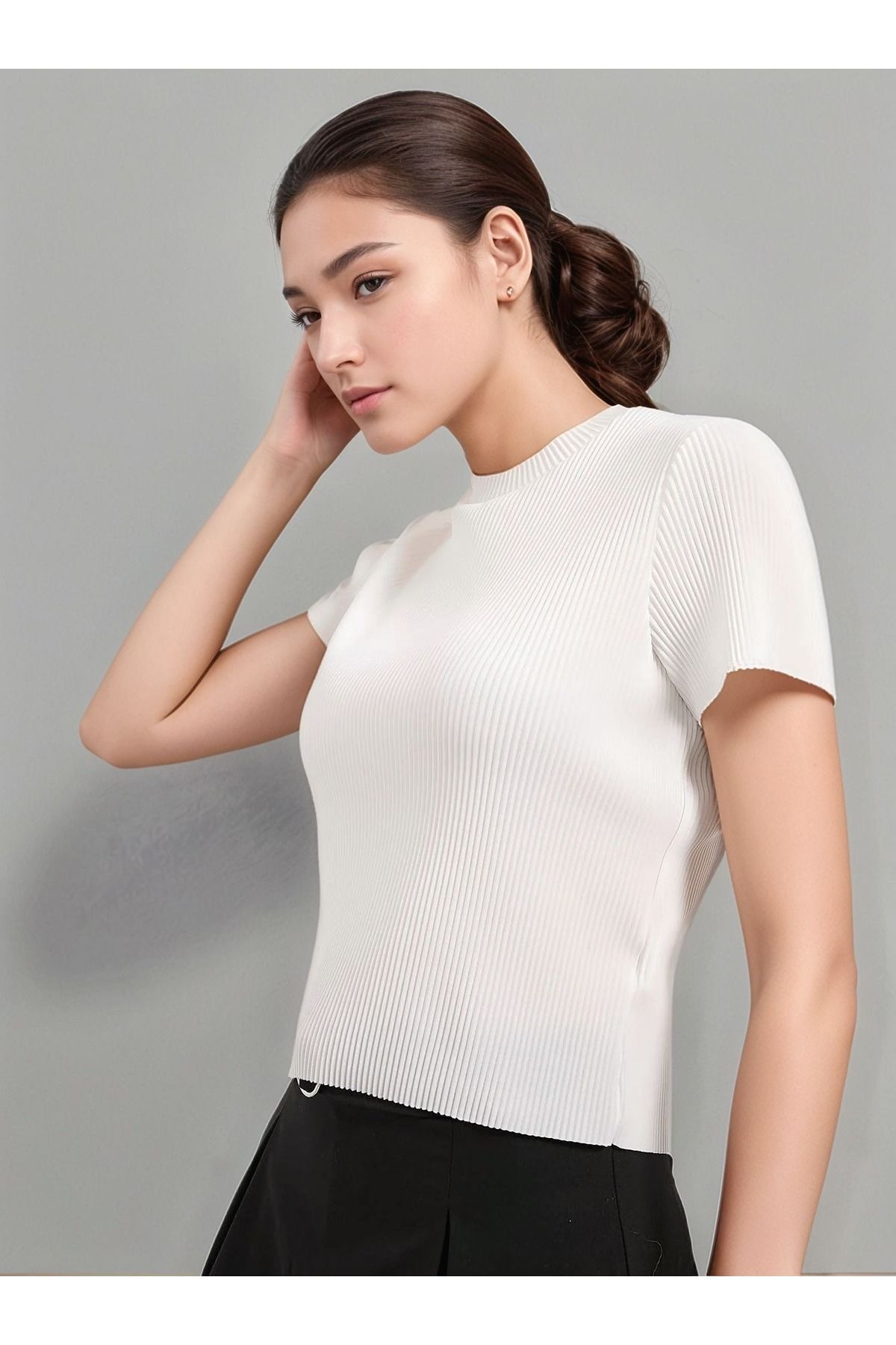 VNYA collection PİLİSELİ KISA KOL KADIN BLUZ
