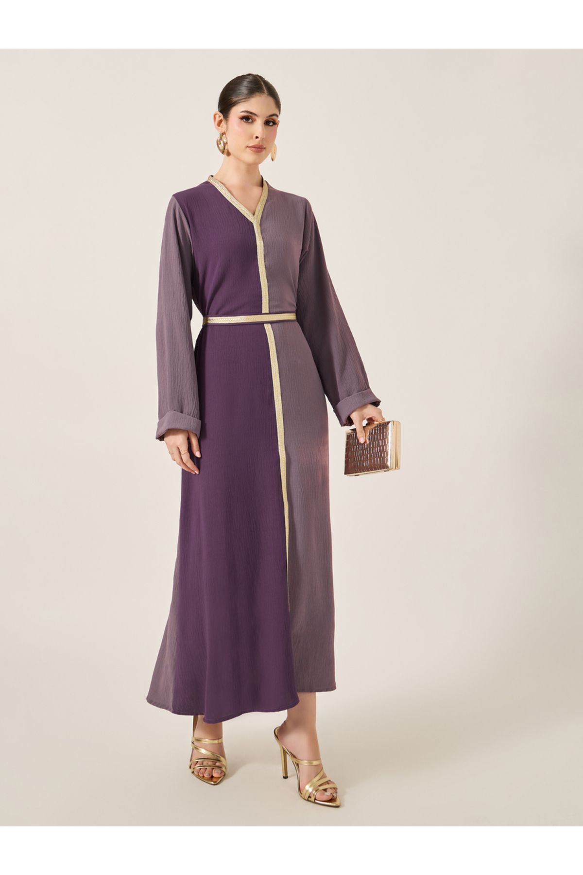 Styli-Color Block Lace Detail V-Neck A-Line Jalabyia 1