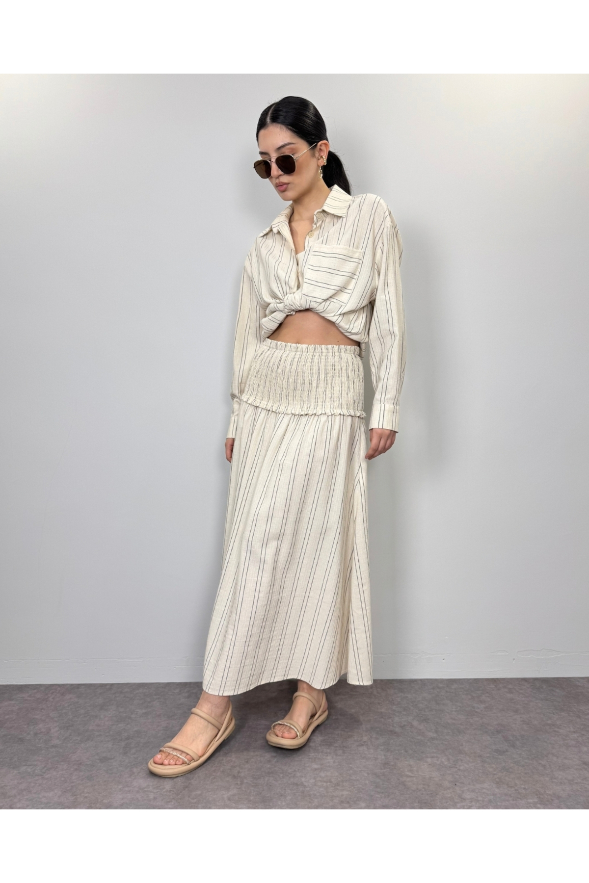Kadın Bej Siyah Çizgili Keten Oversize Gömlek Lastikli Maxi Boy Etek Ikili Takım