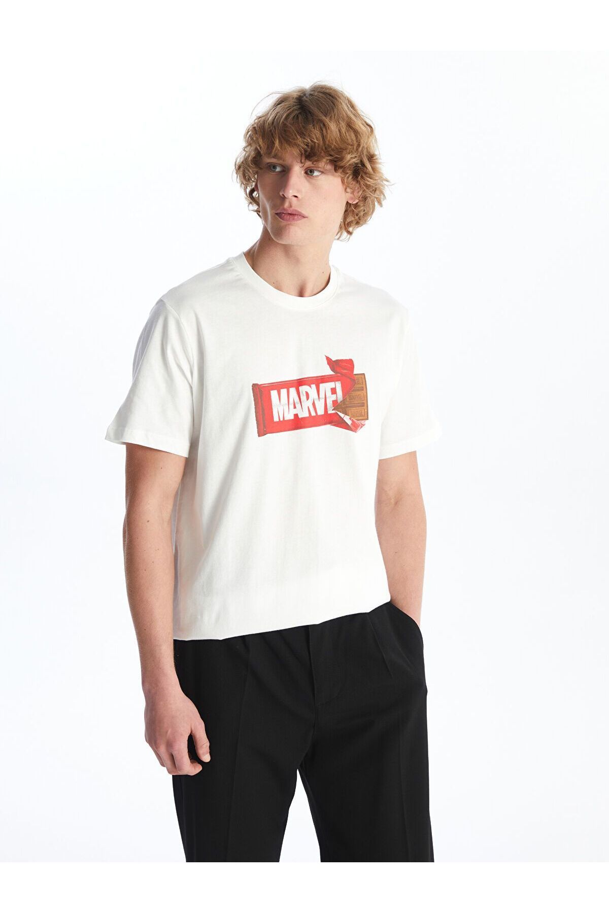 LC Waikiki Bisiklet Yaka Kısa Kollu Marvel Baskılı Penye Erkek Tişört