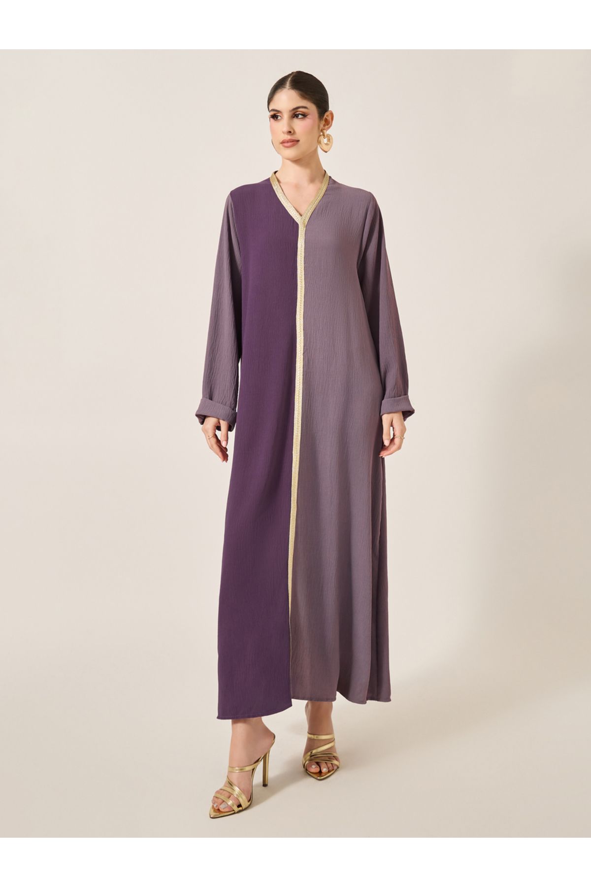 Styli-Color Block Lace Detail V-Neck A-Line Jalabyia 2