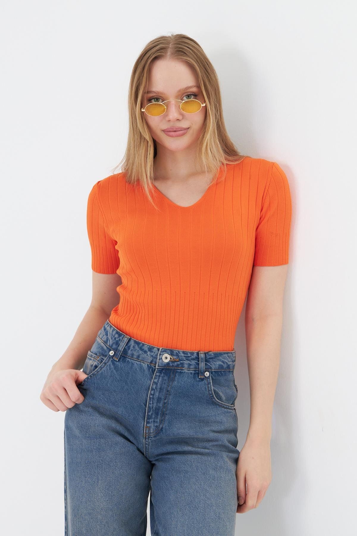 TIFFANY&TOMATO V Yaka Kısa Kol Body