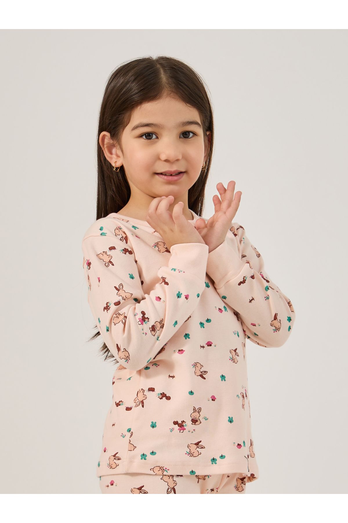 Styli-All-Over Print Round Neck T-Shirt and Pyjama Set 3