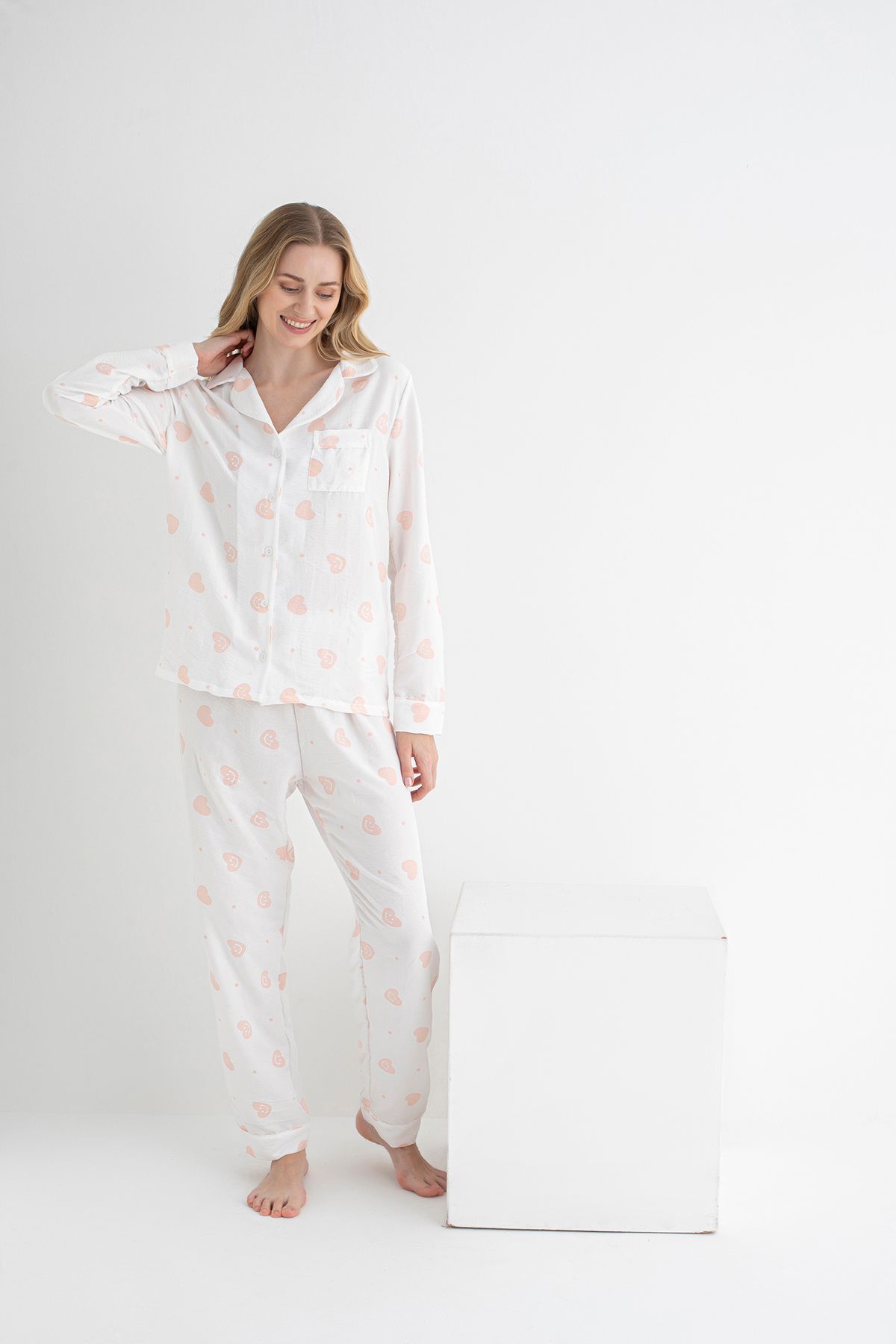DOFİ-Dofi Women Ecru Smiley Heart Patterned Pajamas Set Long Sleeve, Buttoned, Aerobin Fabric 3