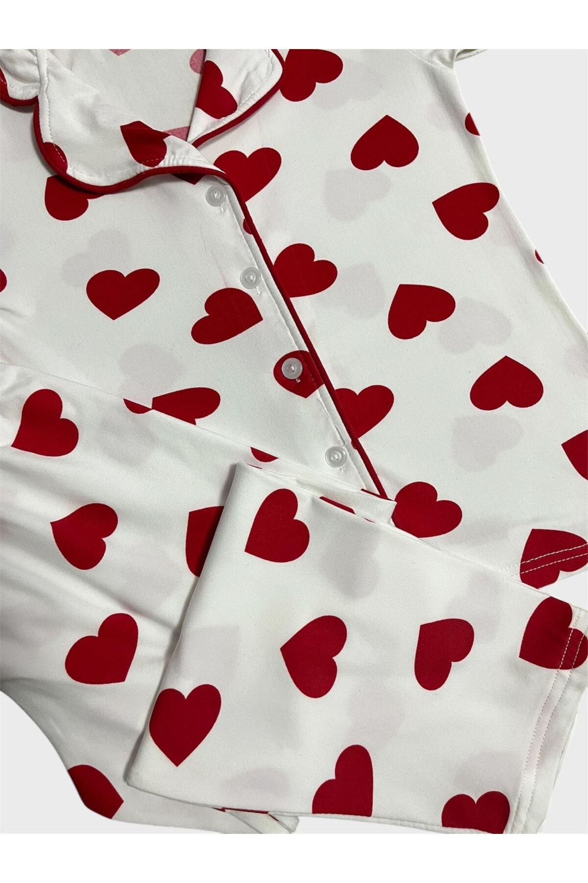 Genel Markalar Kız Çocuk %100 Pamuklu Beyaz Kalp Desenli Gömlek Yaka Düğmeli Kısa Kollu Pijama Takımı fotoğrafı 2 (önizleme)