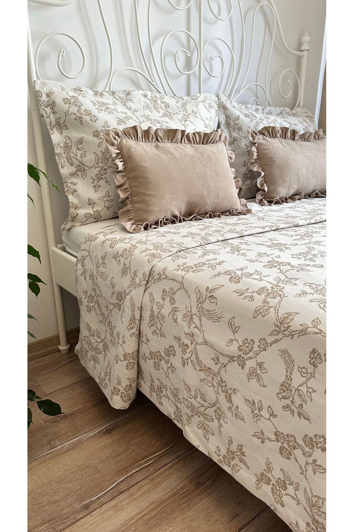 Decamor home-Bird Patterned Beige Bedspread & Pique Set Double 220 X 240 2