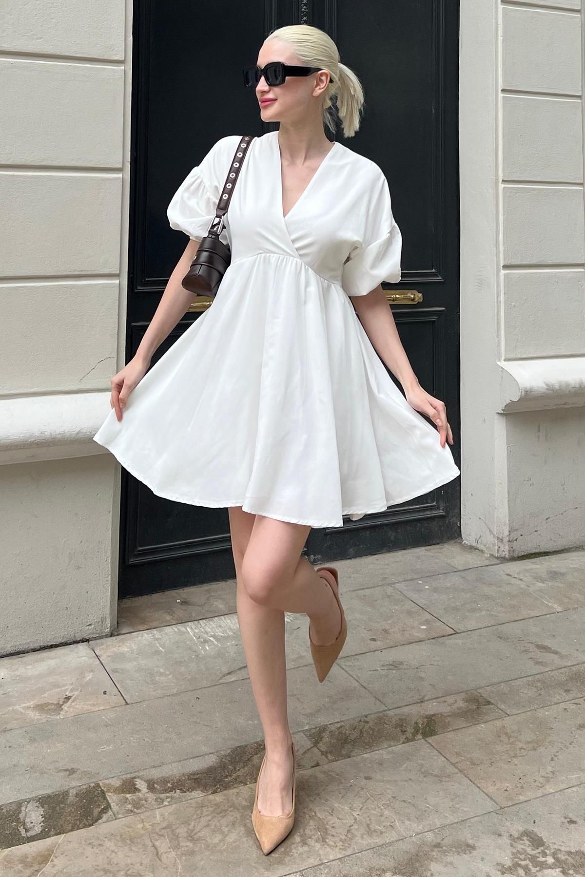 complete the look image