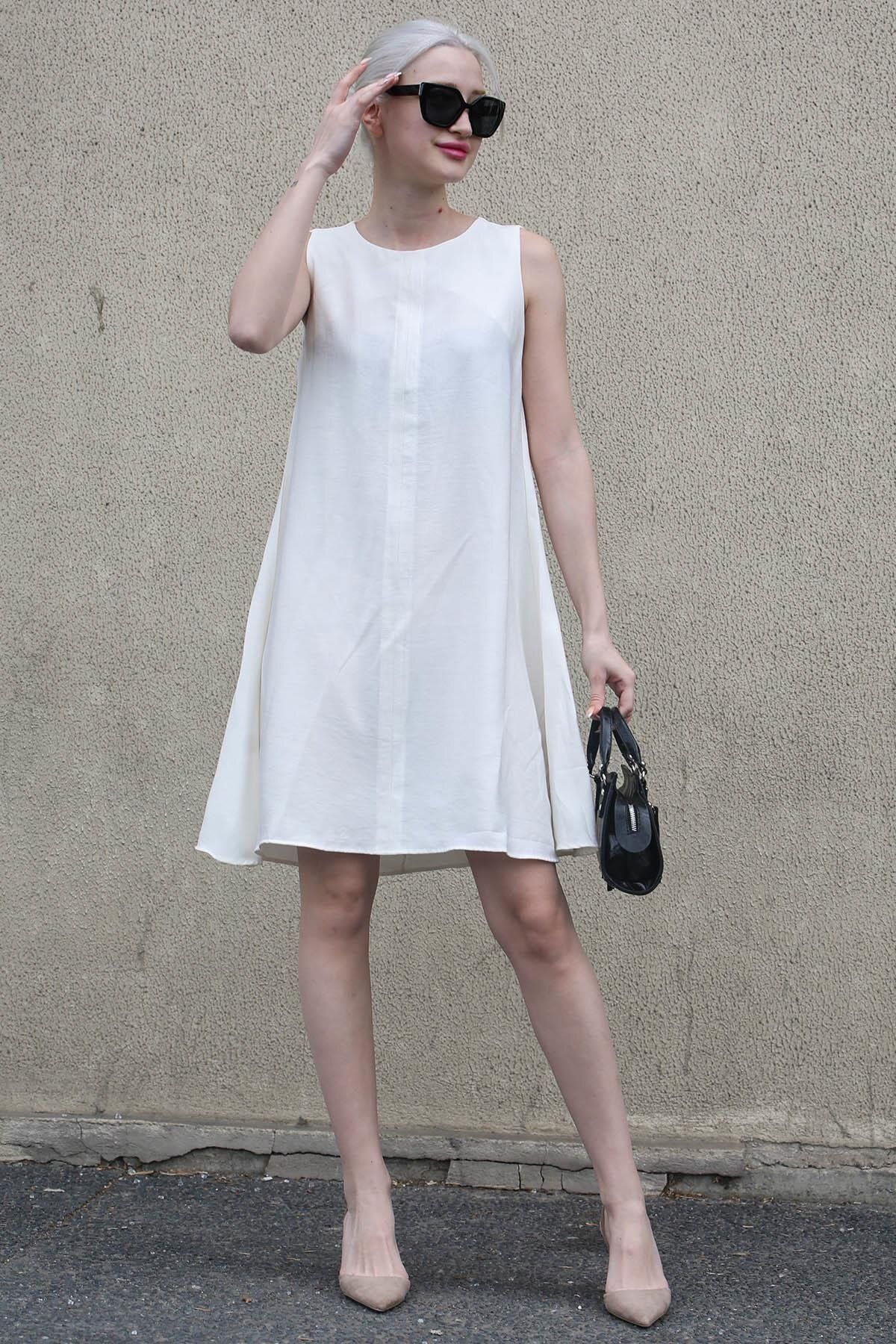 complete the look image
