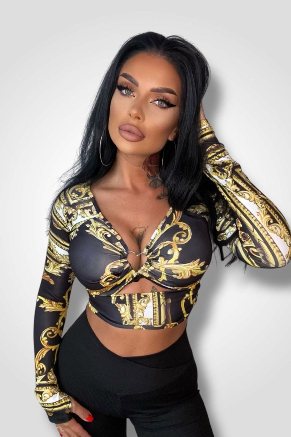 BOMBFIT-Heart Gold printed short-sleeved blouse 2