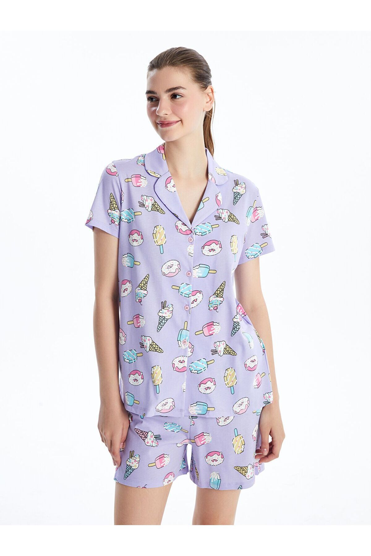 LC Waikiki Gömlek Yaka Desenli Kadın Şortlu Pijama Takımı