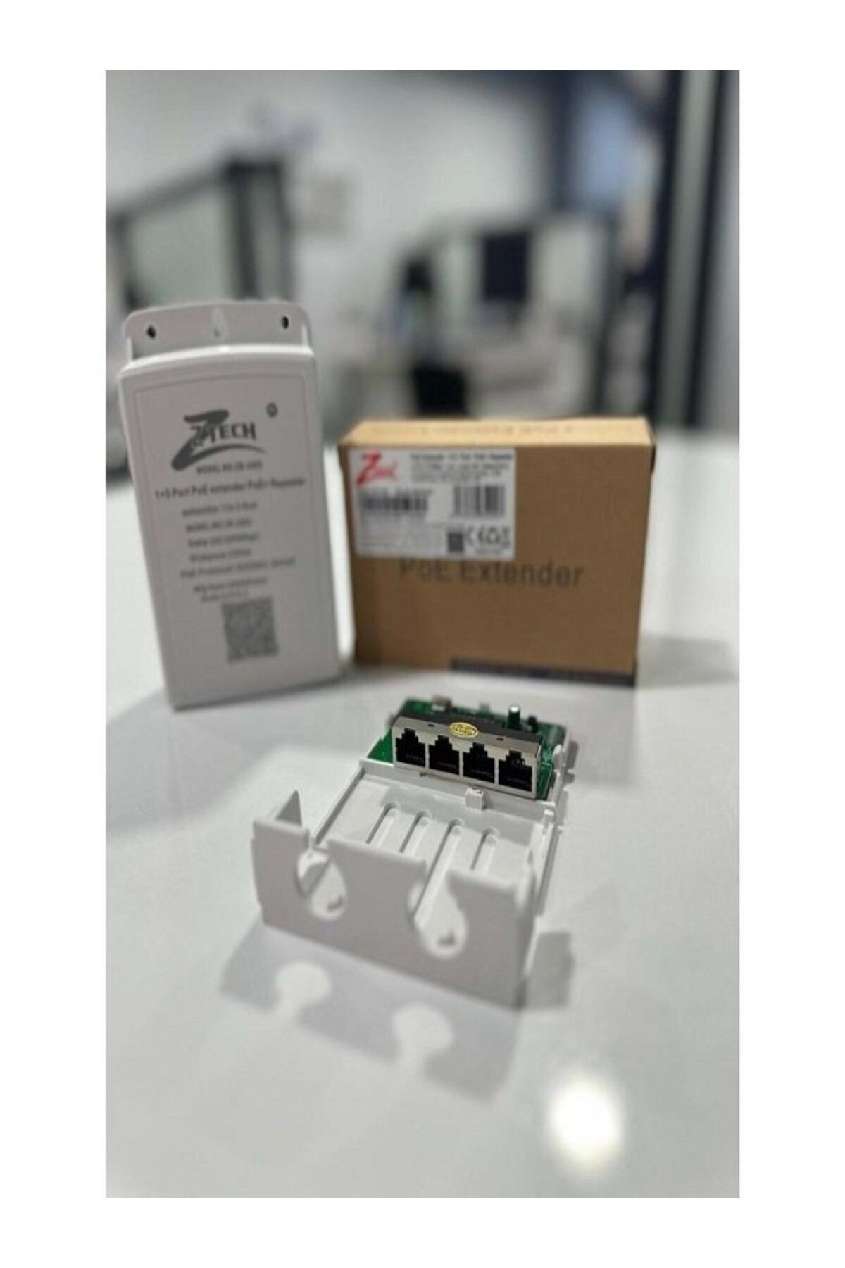 Bolsat ZTECH ZR-1003 1+3 1 GİRİŞ 3 ÇIKIŞ 100MT POE REPEATER ÇOKLAYICI TEKRARLAYICI