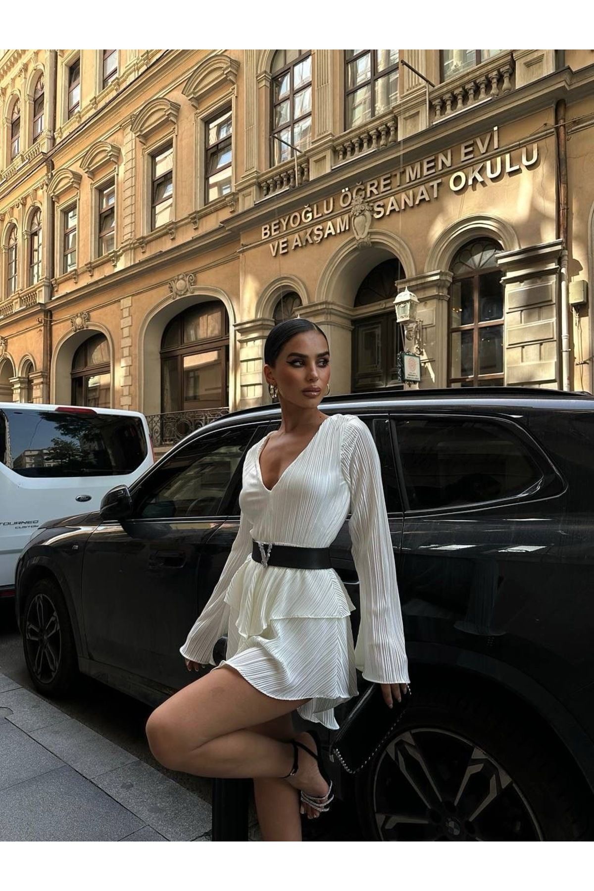 Ekim Store-Rochie mini cu curea plisată cu decolteu în formă de A și pantaloni scurți 5