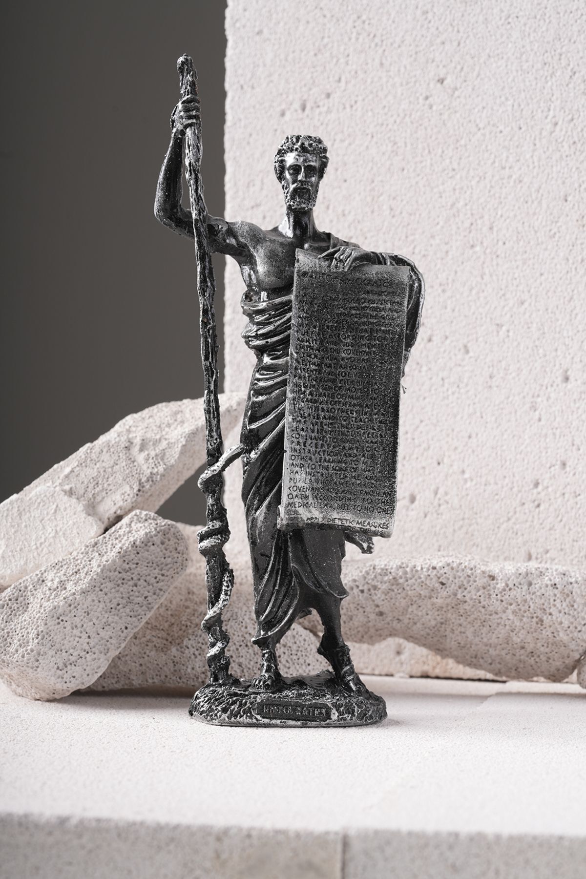 teknotrust Hipokrat Heykel Biblo