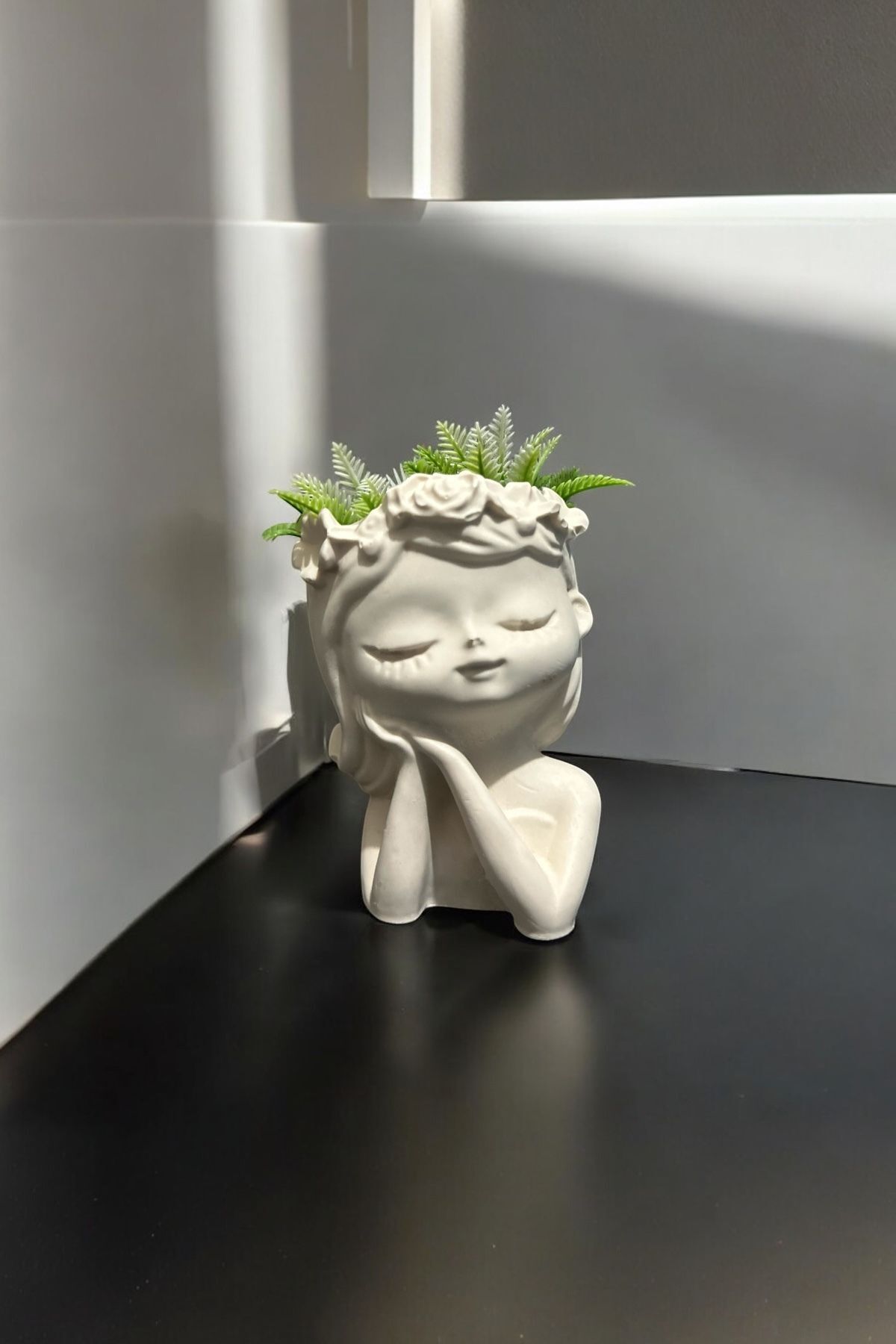 SerenityHaven Dekoratif Uyuyan Çiçekli Melek