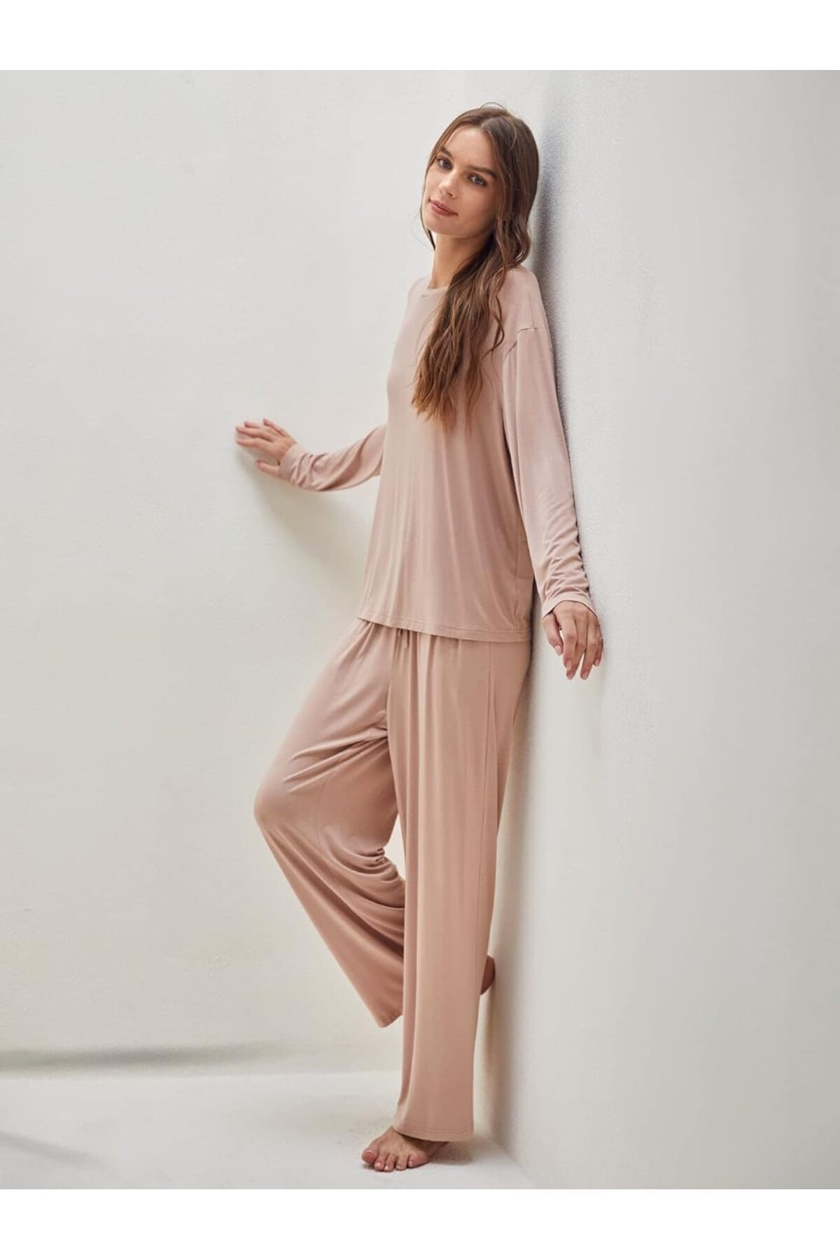 طقم بيجامة منزلية فضفاض من الفيسكوز، مكون من قطعتين - تيشيرت وبنطال من BUNCA - لون وردي باهت