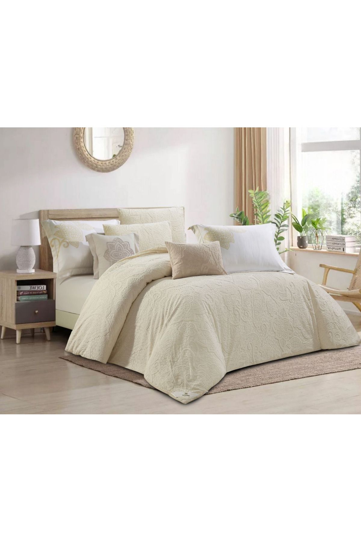 Levore-Horse comforter set, made of silky-soft jacquard fabric with a modern and distinctive pattern that satisfies all tastes, 8 pieces, king size 1