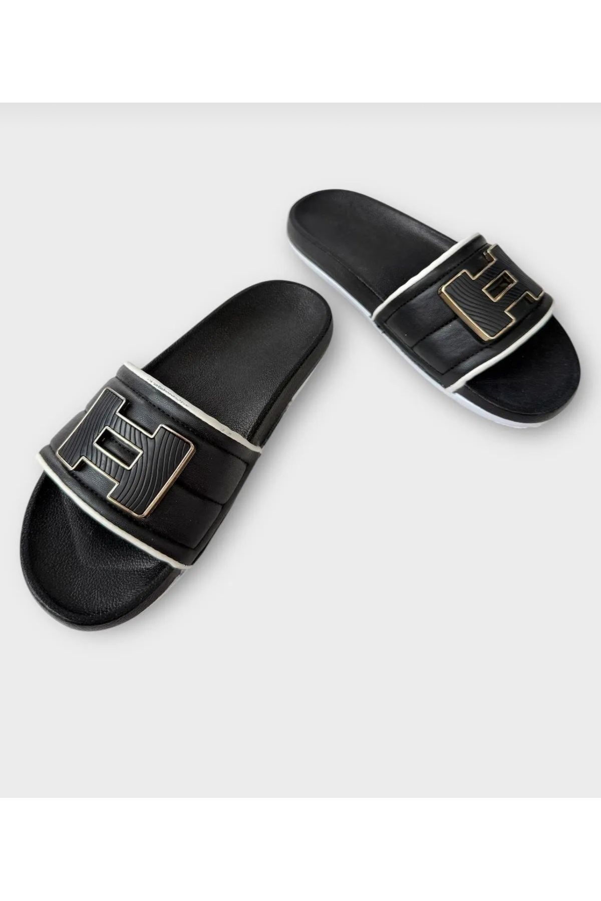 Lion-Stylish Slippers with Daily Rhinestones 2