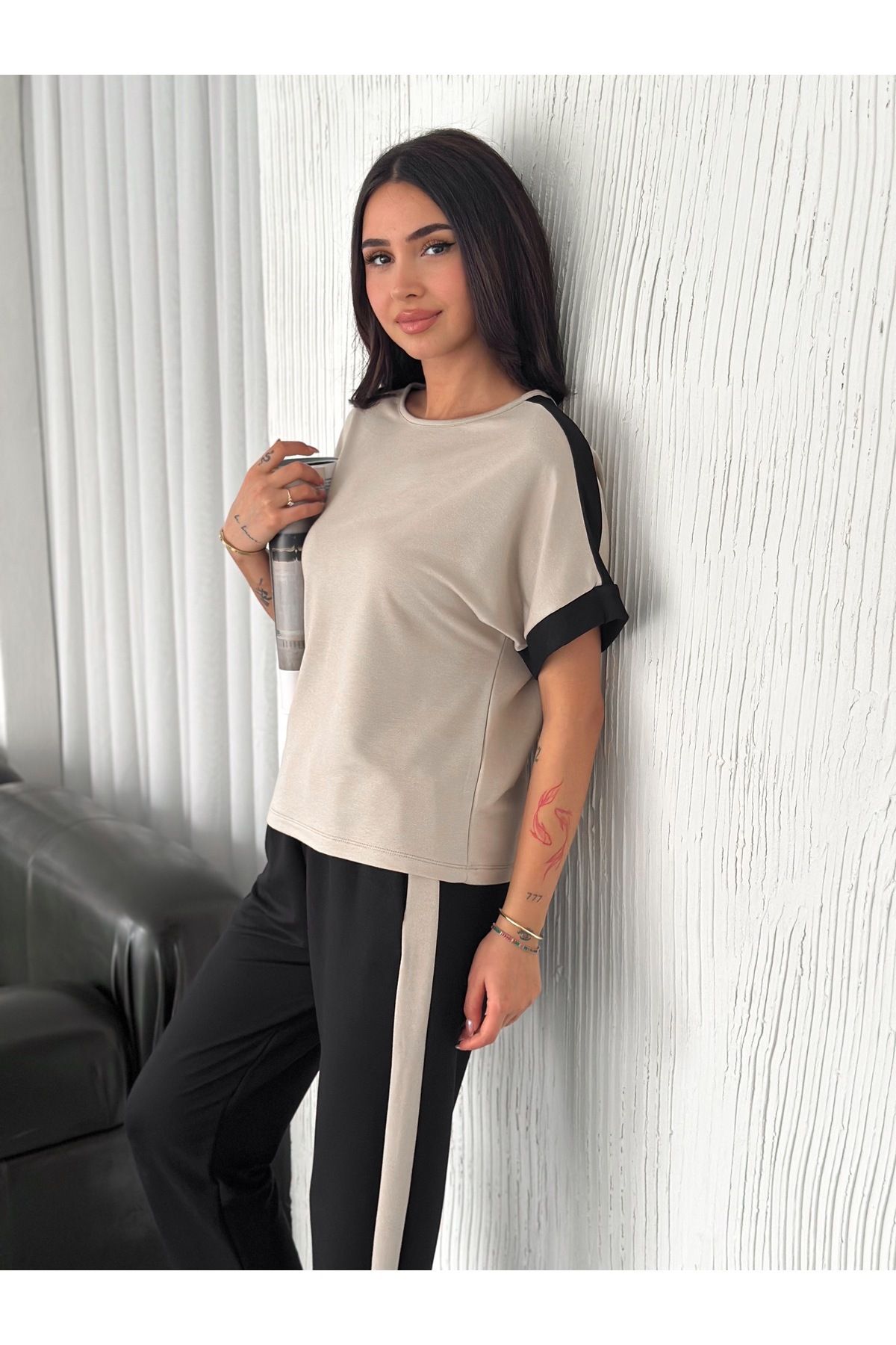 02Lady Fashion-Garnish Soft Texture Modal Fabric Tracksuit Set 4