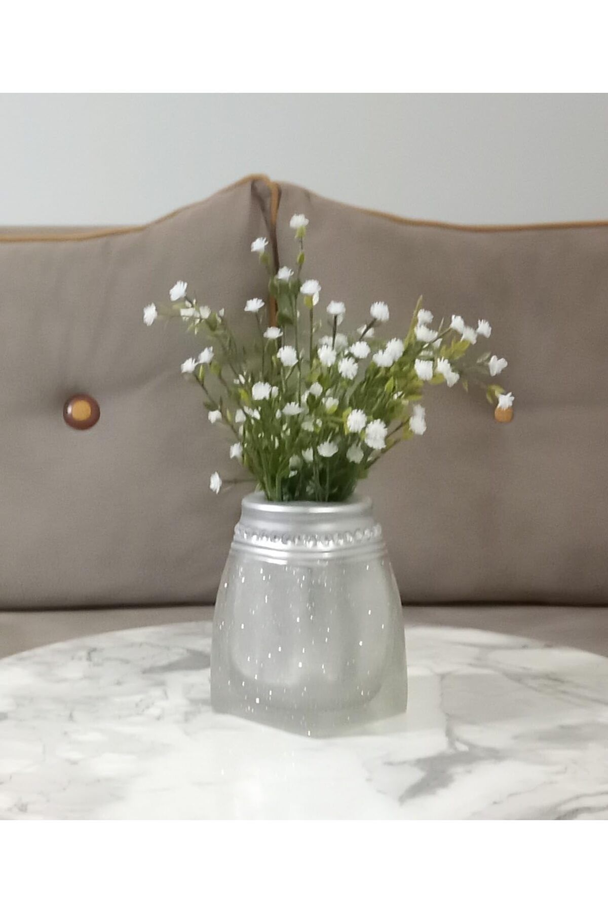 STOREMAX SRT DAHİL,VAZO DAHİL,VAZODA ÇİÇEK,BEYAZ YAPAY ÇİÇEK,VAZO DEKORATİF KRİSTAL TAŞLI GÜMÜŞ