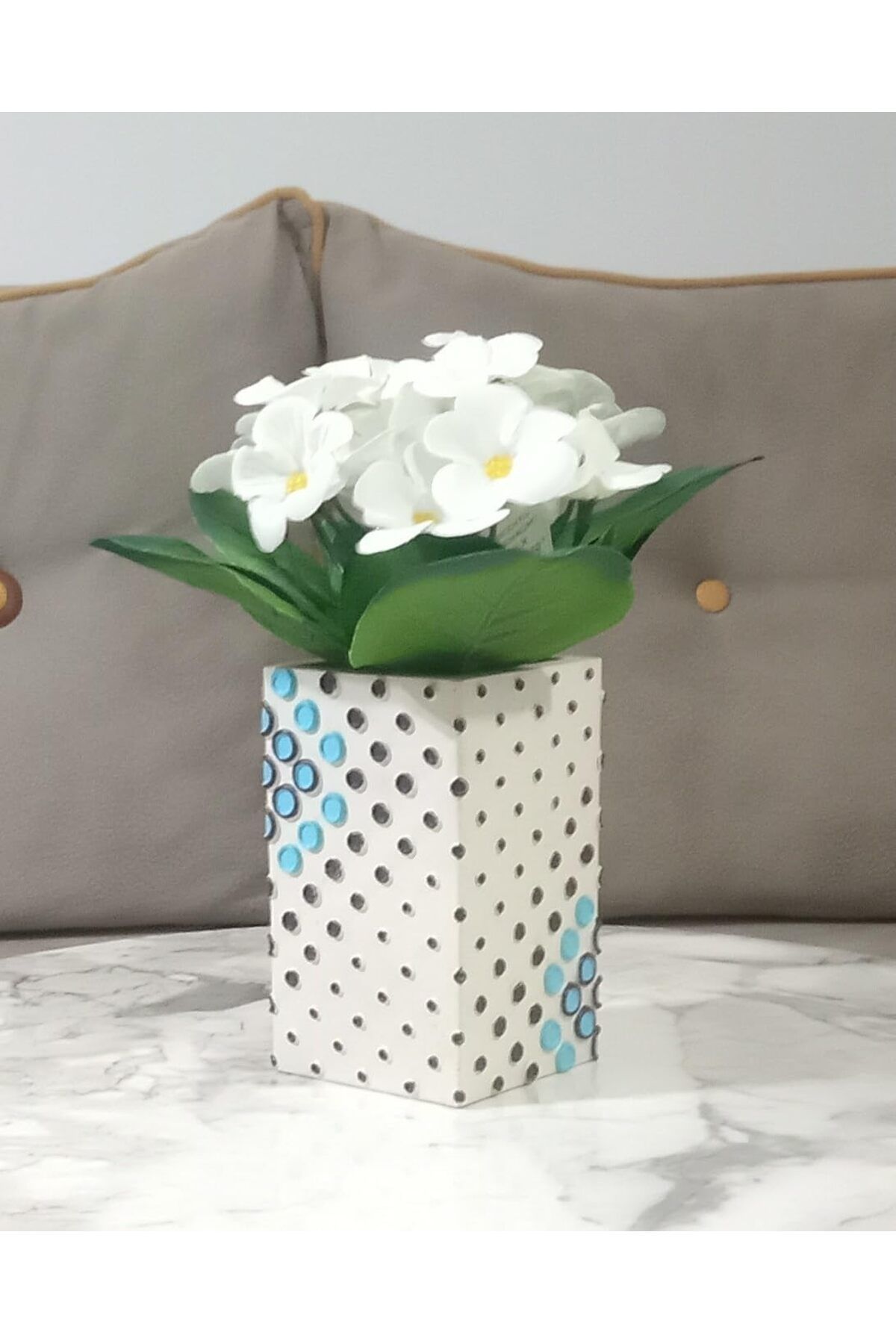 STOREMAX OZN DAHİL,VAZO DAHİL,VAZODA ÇİÇEK,BEYAZ YAPAY ÇİÇEK,VAZO DEKORATİF PUANLI POLİRESİN 6X6X1