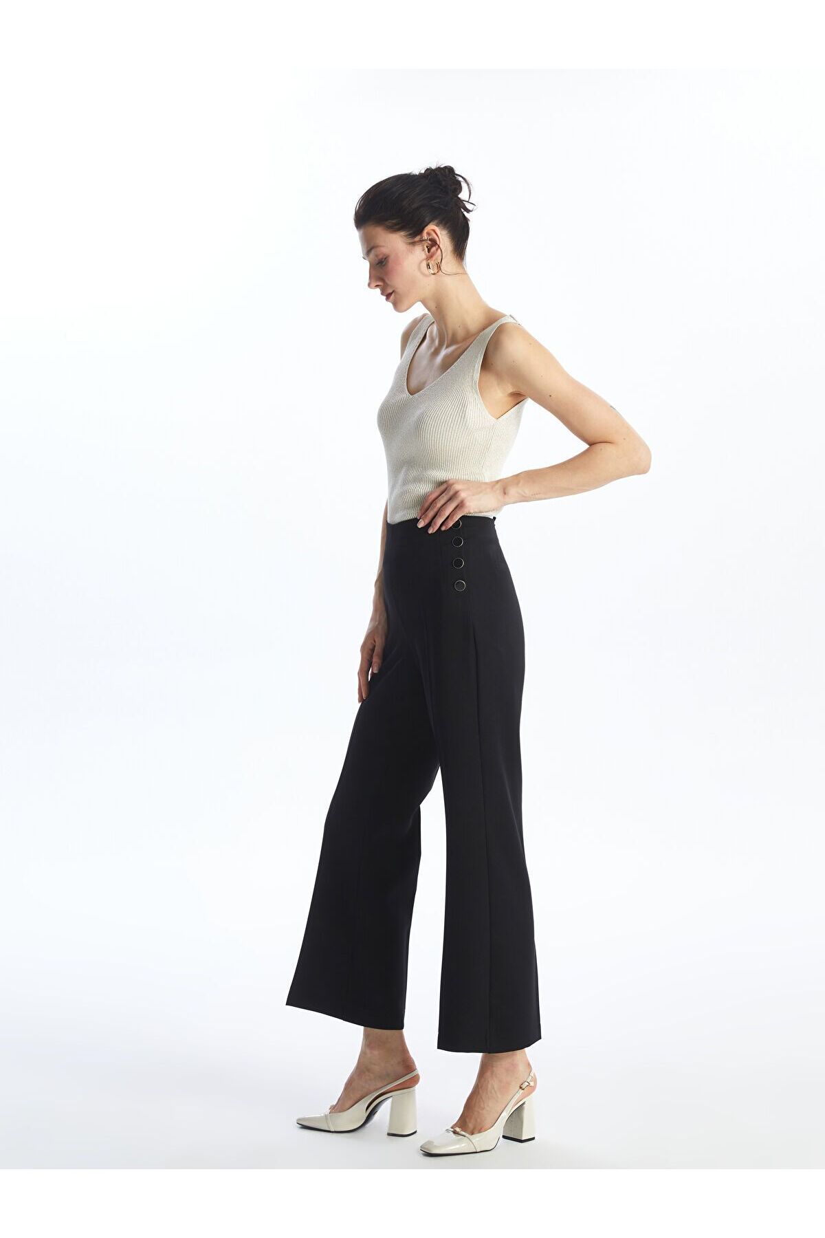 LC Waikiki Standart Fit Düz Geniş Paça Kadın Pantolon