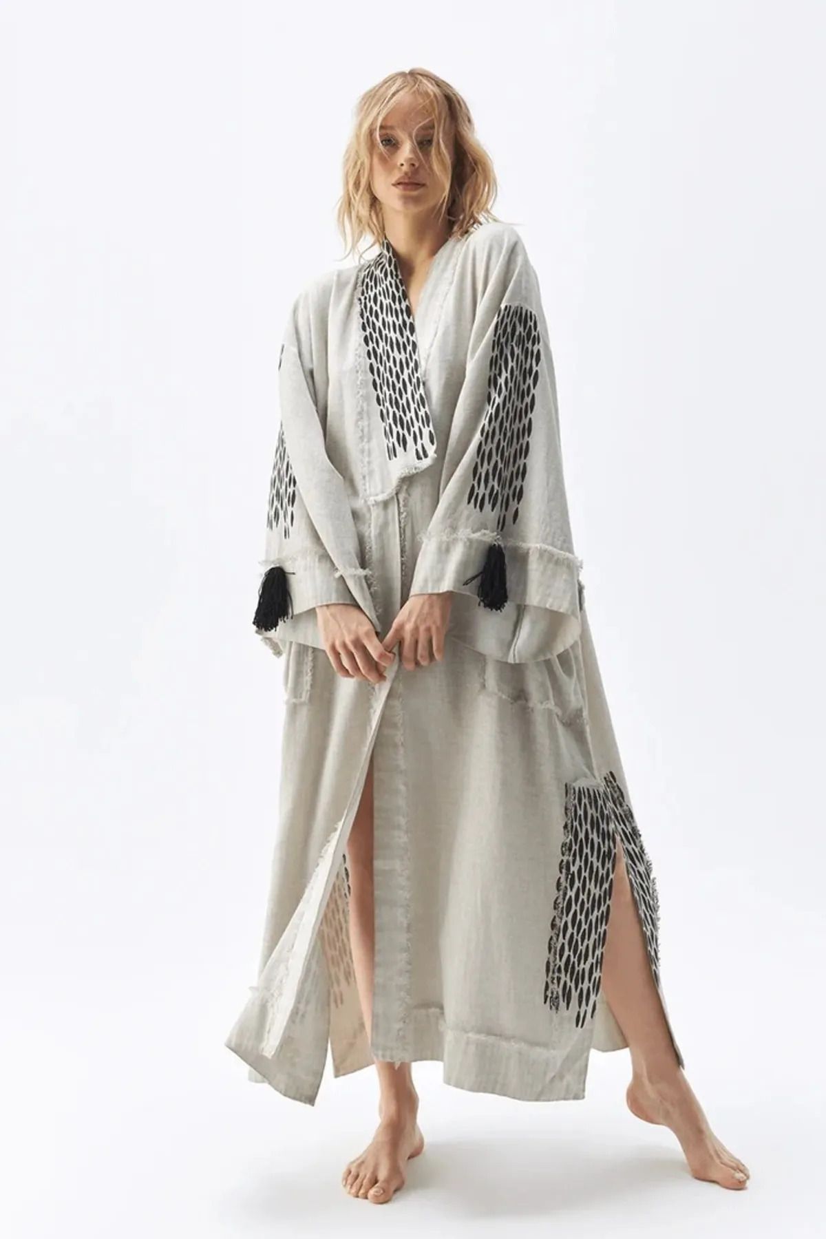 CAN ÇAPAR Prana Gri Festival Kimono