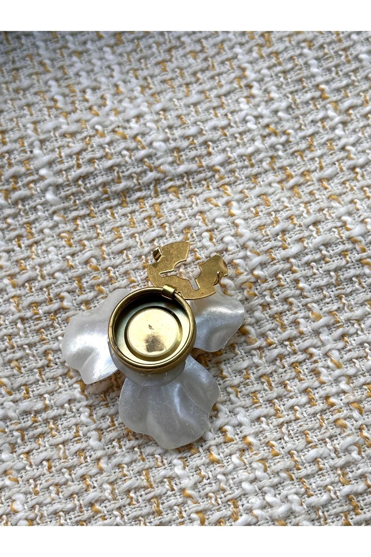 ODDA TASARIM ATÖLYESİ-Shell and Pearl Brooch Model Plug-And-Stick Stylish Button 4