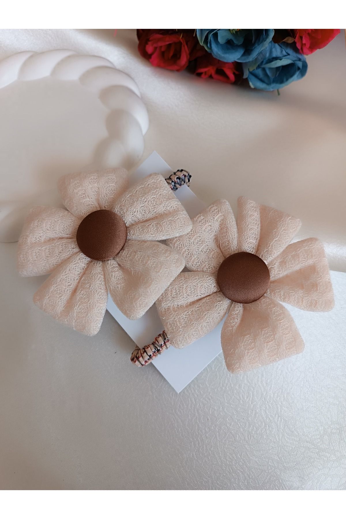EMKSHOP-1 Pair of Large Flowers Extra Sturdy Elastic Tie Clasp 1