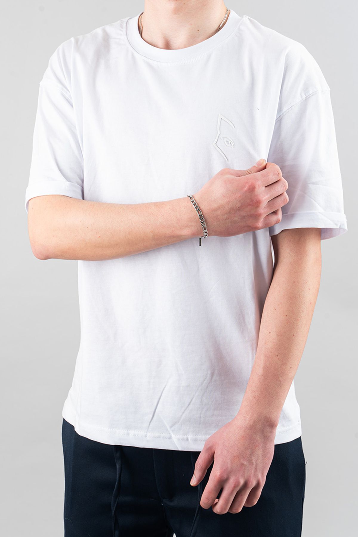 bombe-Ανδρικό μπλουζάκι με λαιμόκοψη Basic Semi Oversize Απλό εμπριμέ λευκό μπλουζάκι 5