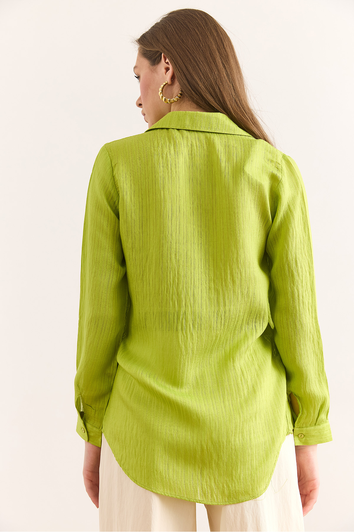 Olalook  Kadın Fıstık Yeşili İnce Şeritli Dokümlü Gömlek GML-19001336 - Görsel 2