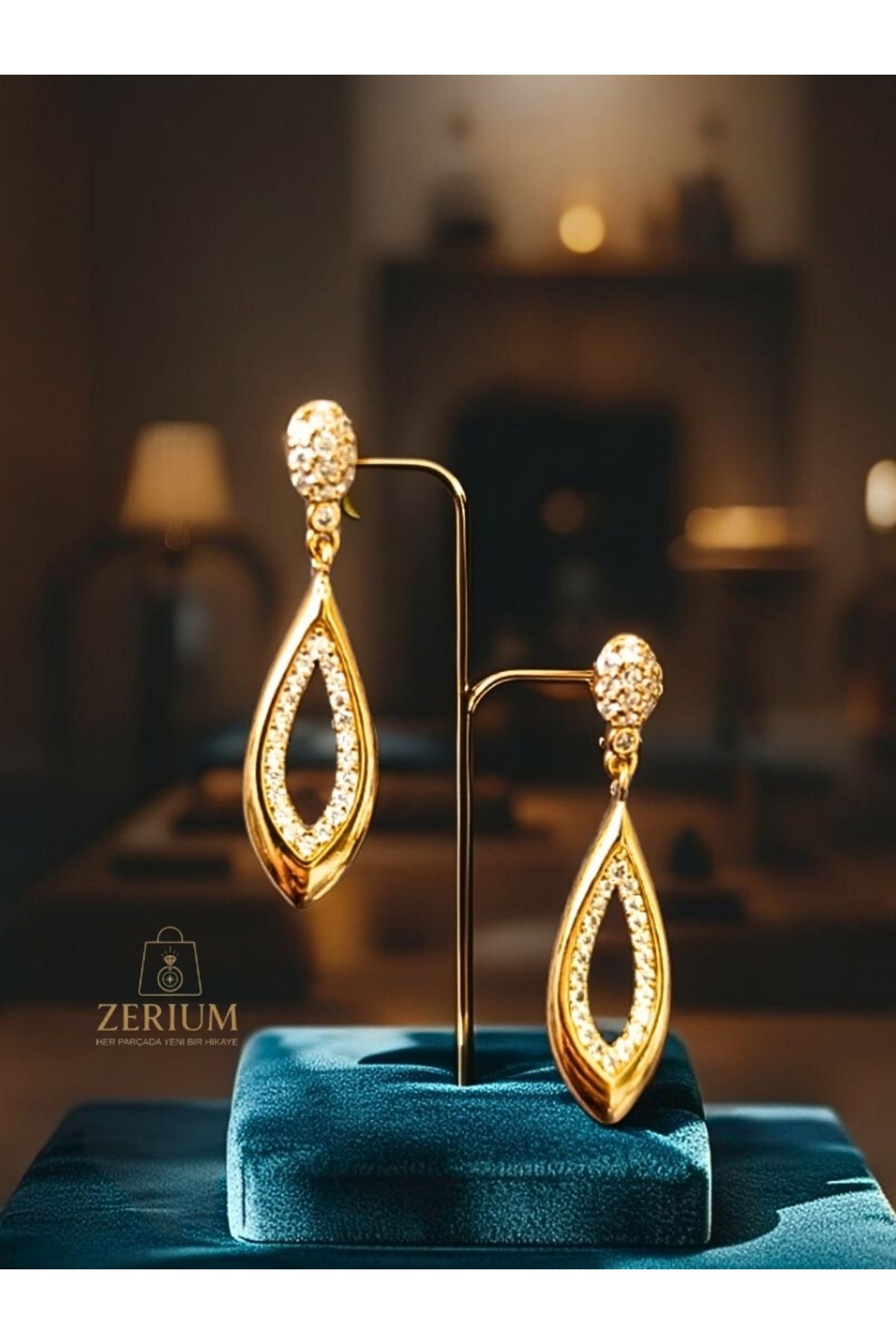 ZERİUM Crystal Flow: İç Kenar Taşlı Minimal Sallantılı Çelik Damla Küpe 316L