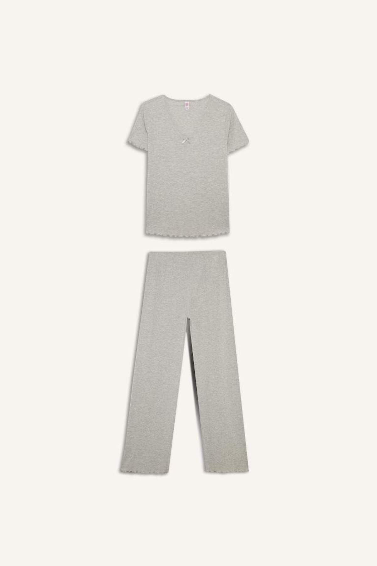 DeFacto-Regular Fit Pajama Set Short Sleeve Top Long Bottom-Fall in Love E9229Ax25Sp 6