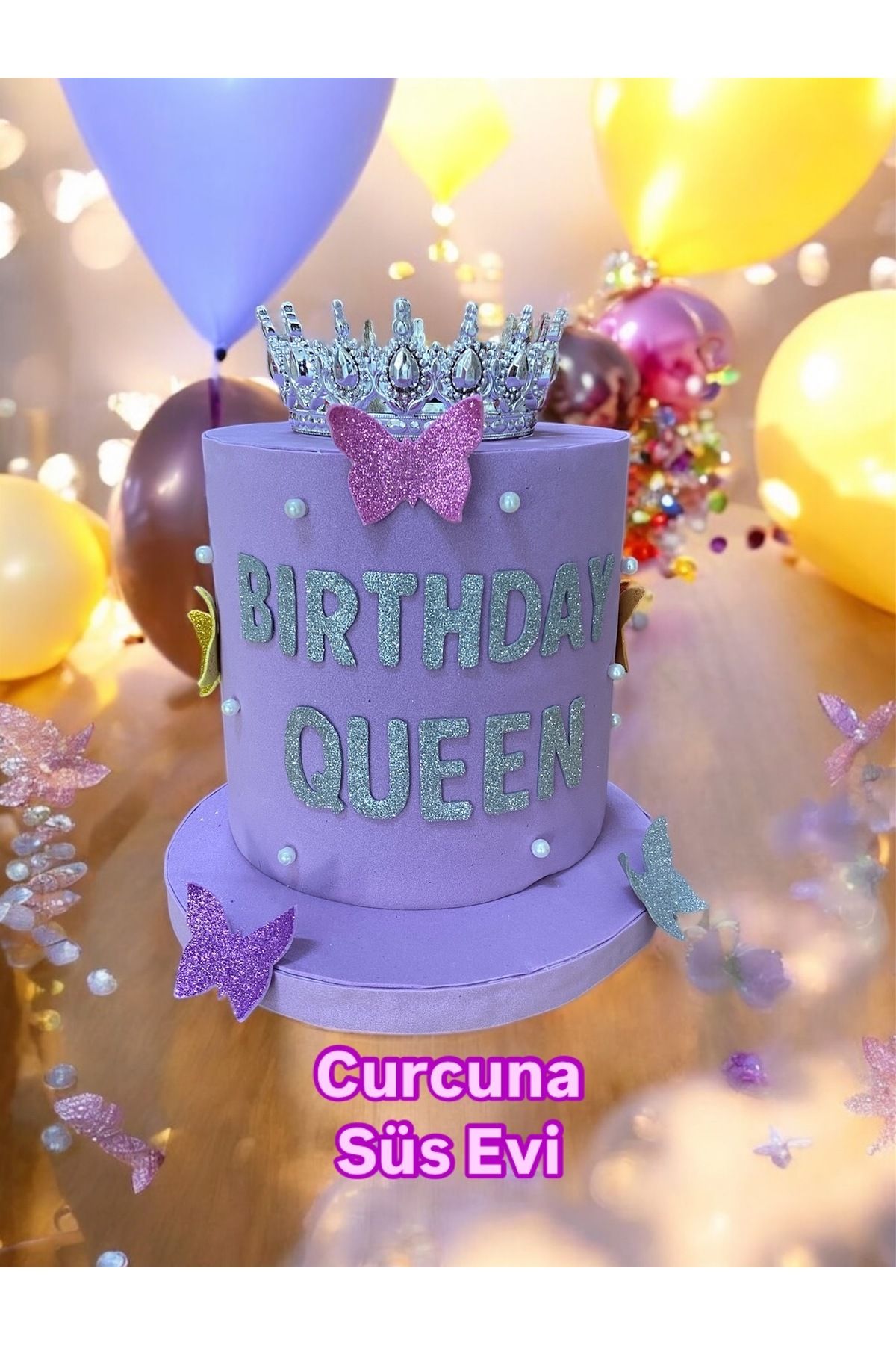 Dorado Gümüş Taçlı Birthday Queen Maket Pasta – Kelebek ve İnci Detaylı Eva Dekor