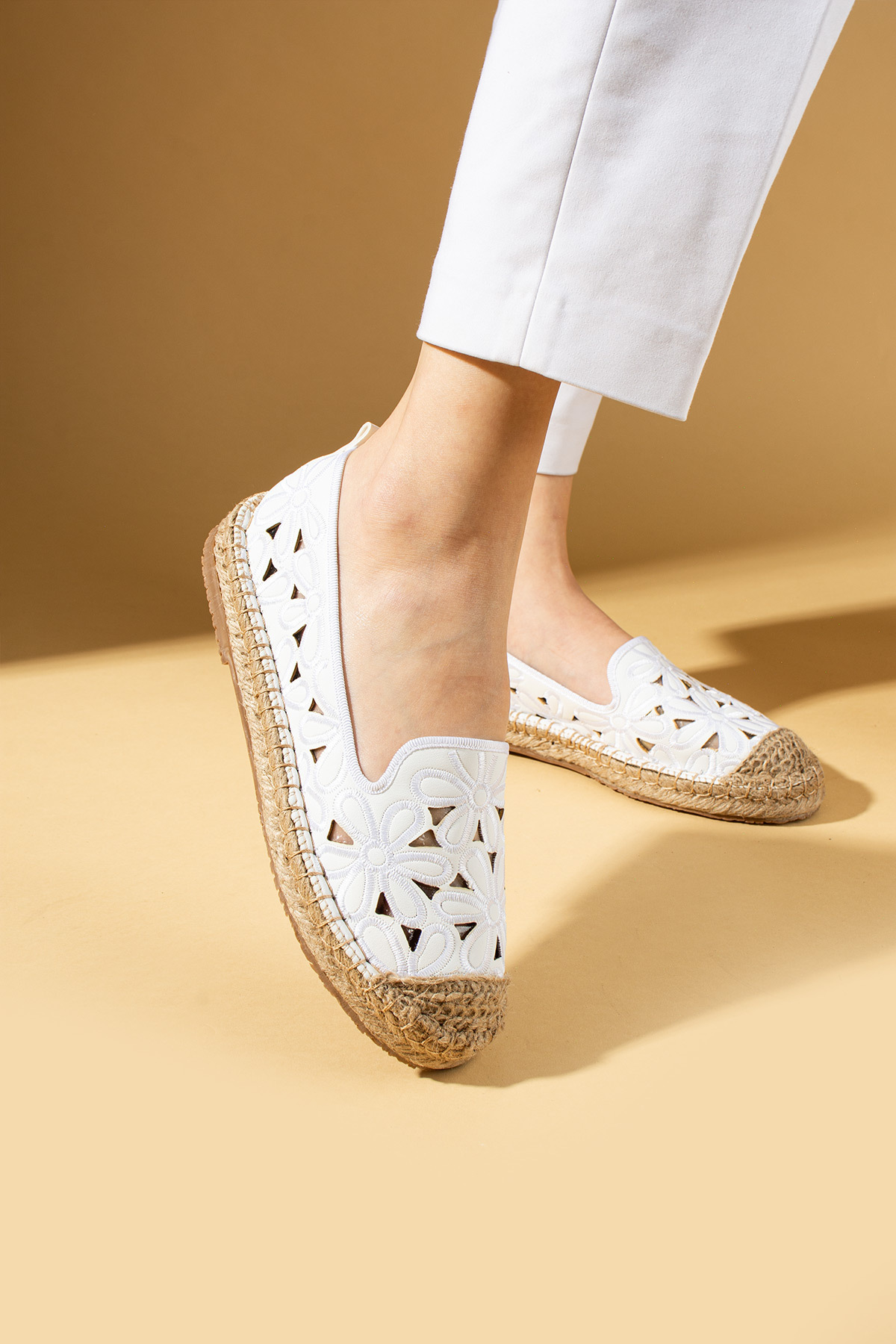 Pembe Potin-Women's Espadrille White Lightweight Comfortable Sole Stylish Casual Shoes 3