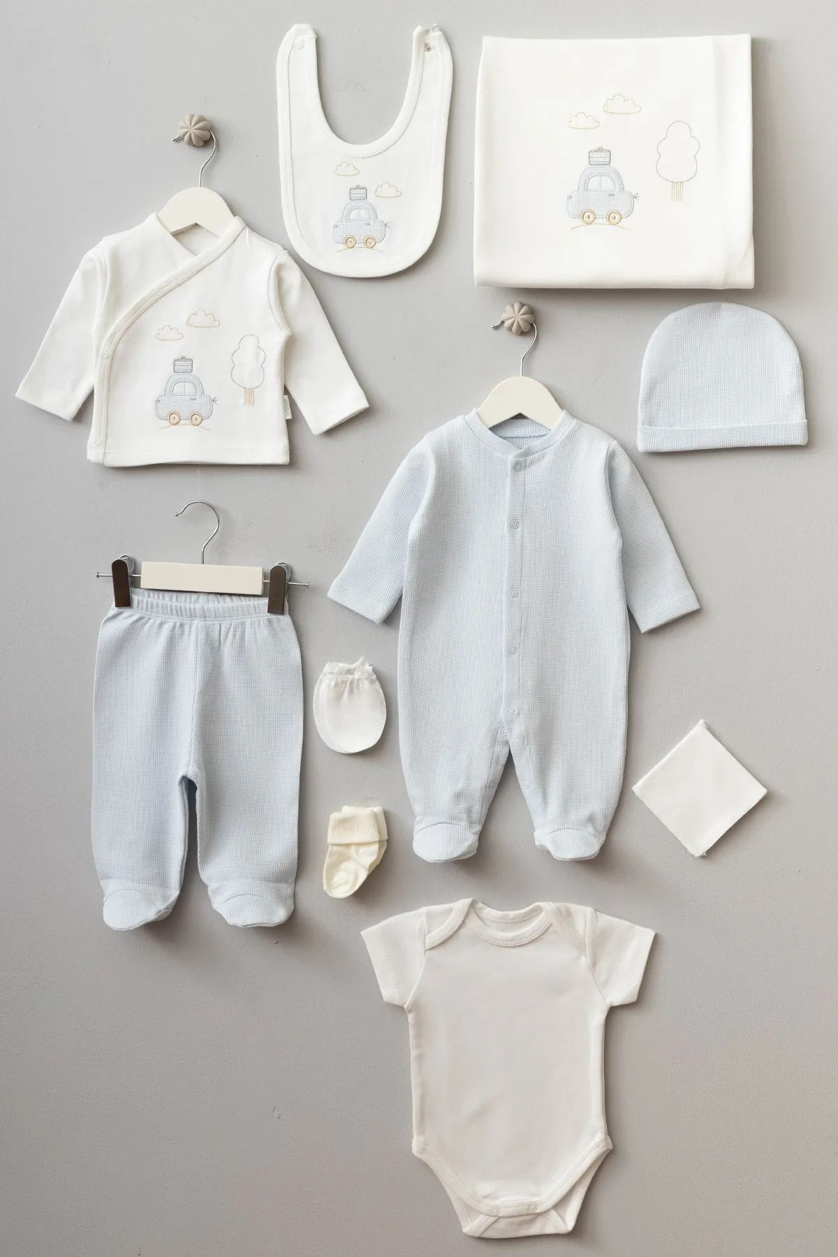 Baby Maa 10 Parça Unisex Bebek Yenidoğan Hastane Çıkış Seti – %100 Pamuk Organik Kutulu Zıbın Takımı