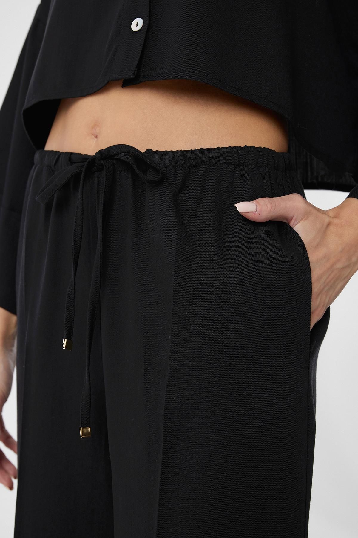 Antioch-Black Relaxed Women's Trousers 3
