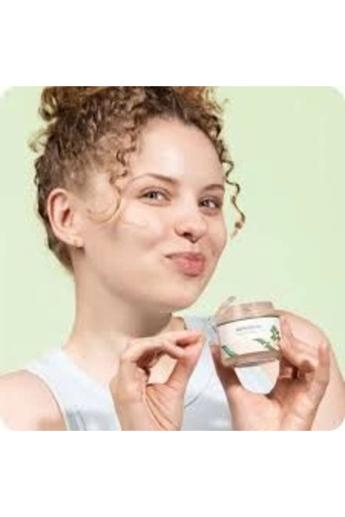 کرم صورت MUGWORT CALING SOOLDER GLOBALCARE Round Lab