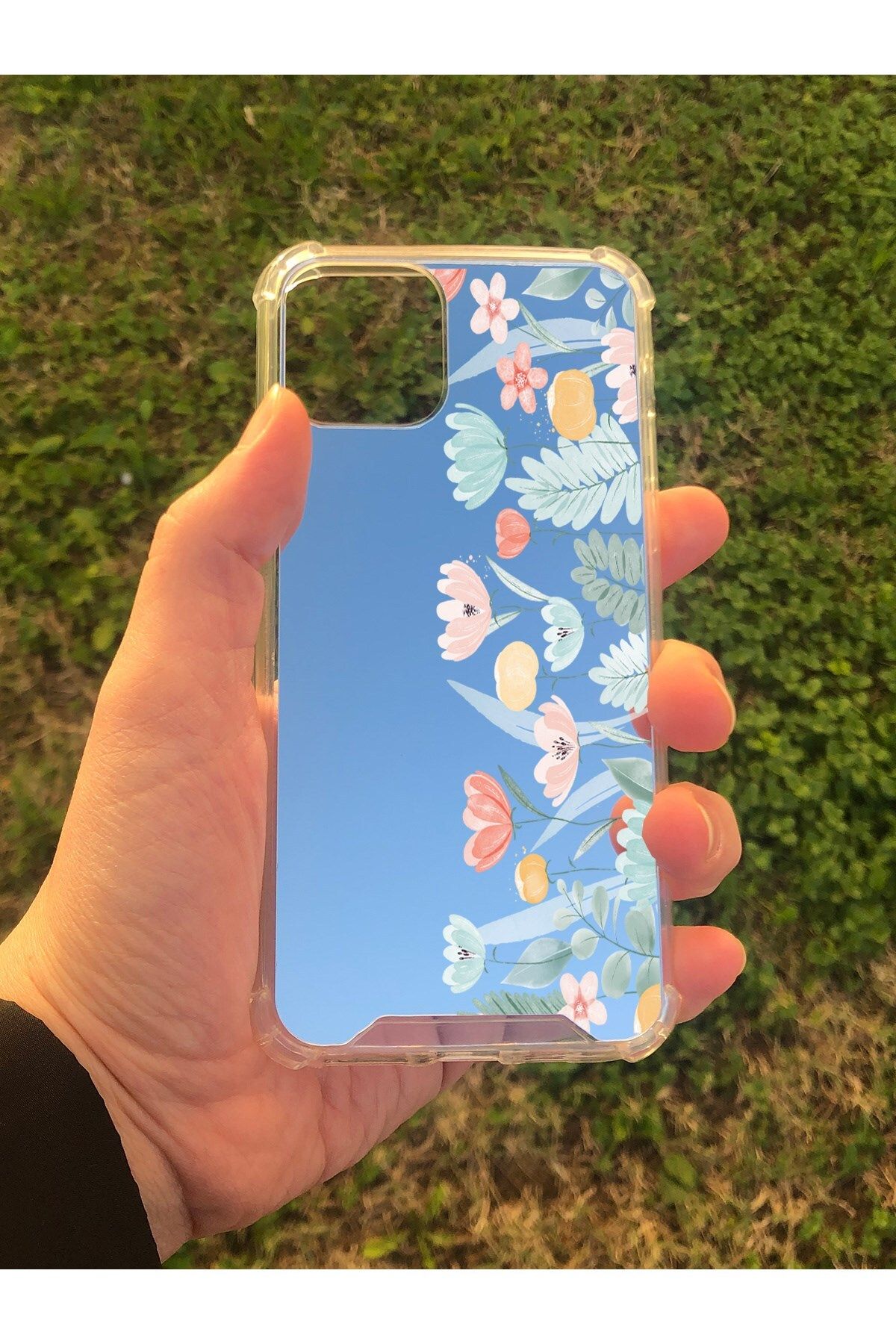 blueb İphone 11 Pro Uyumlu Aynalı Çiçekler Desenli Darbe Kamera Korumalı Silikon Telefon Kılıfı