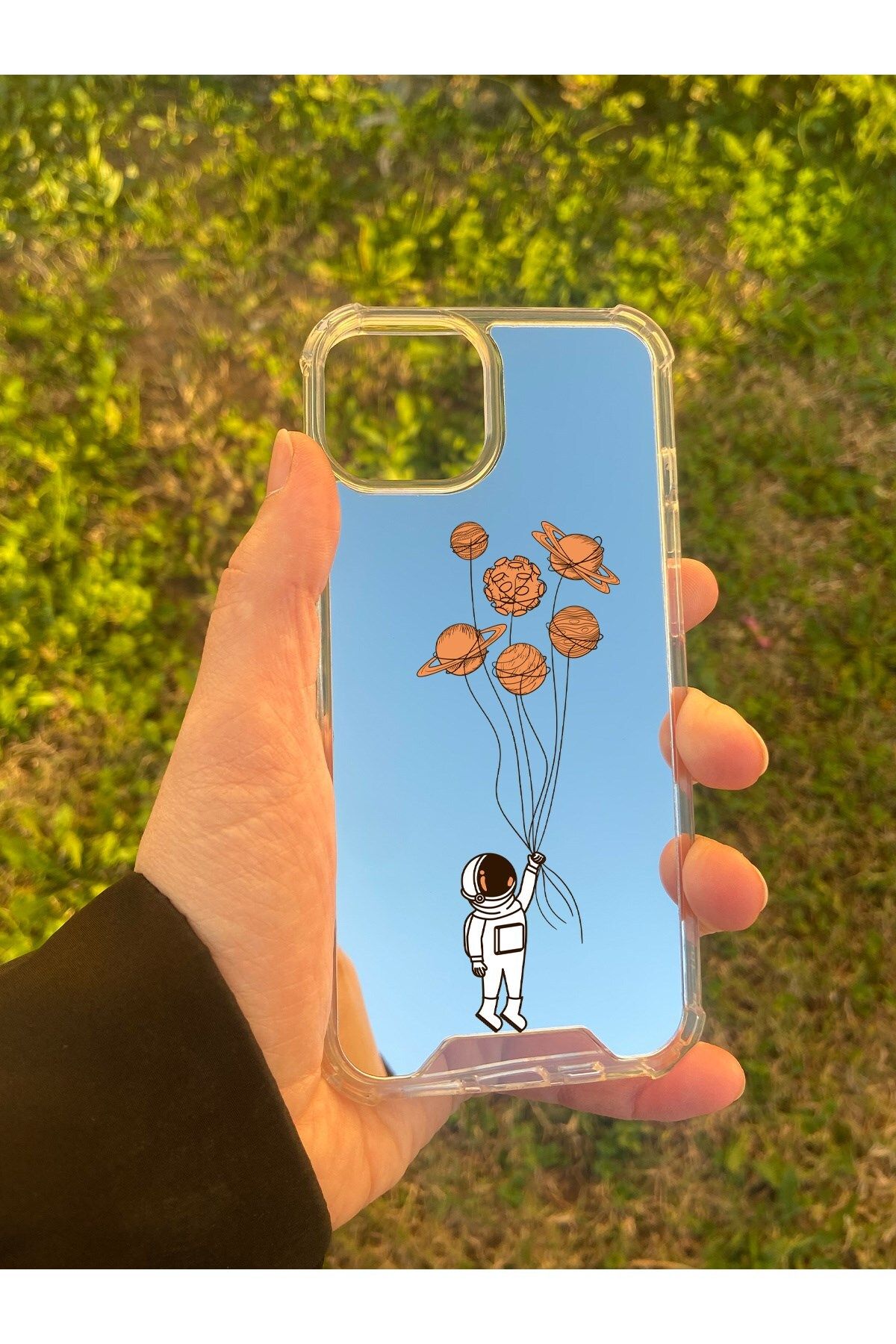MBB ETİCARET İphone 13 Uyumlu Aynalı Astronot Desenli Darbe Kamera Korumalı Silikon Telefon Kılıfı