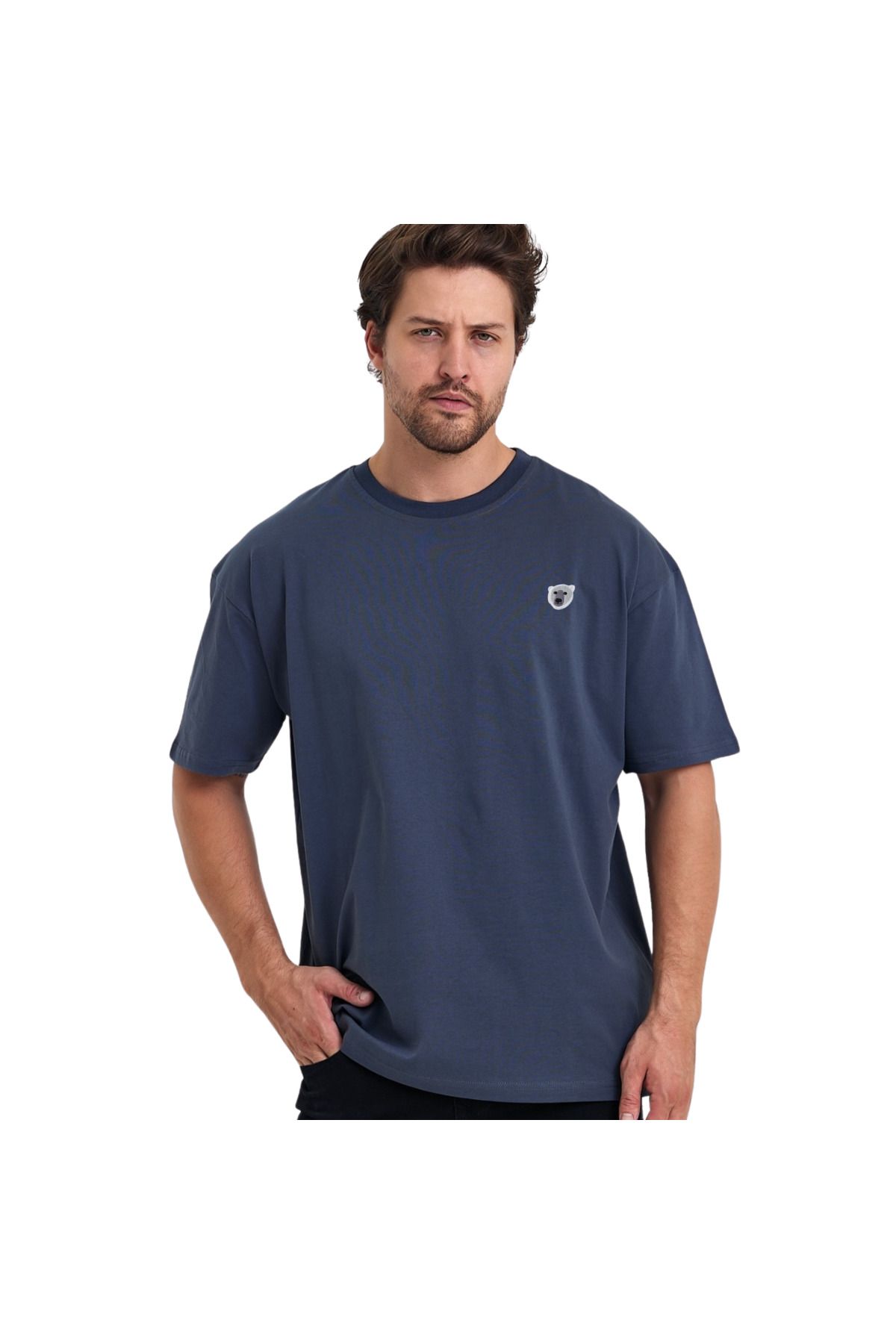 ChapellaSocks Kutup Ayısı Desen Nakışlı Unisex T-shirt %100 Pamuk ve Rahat!