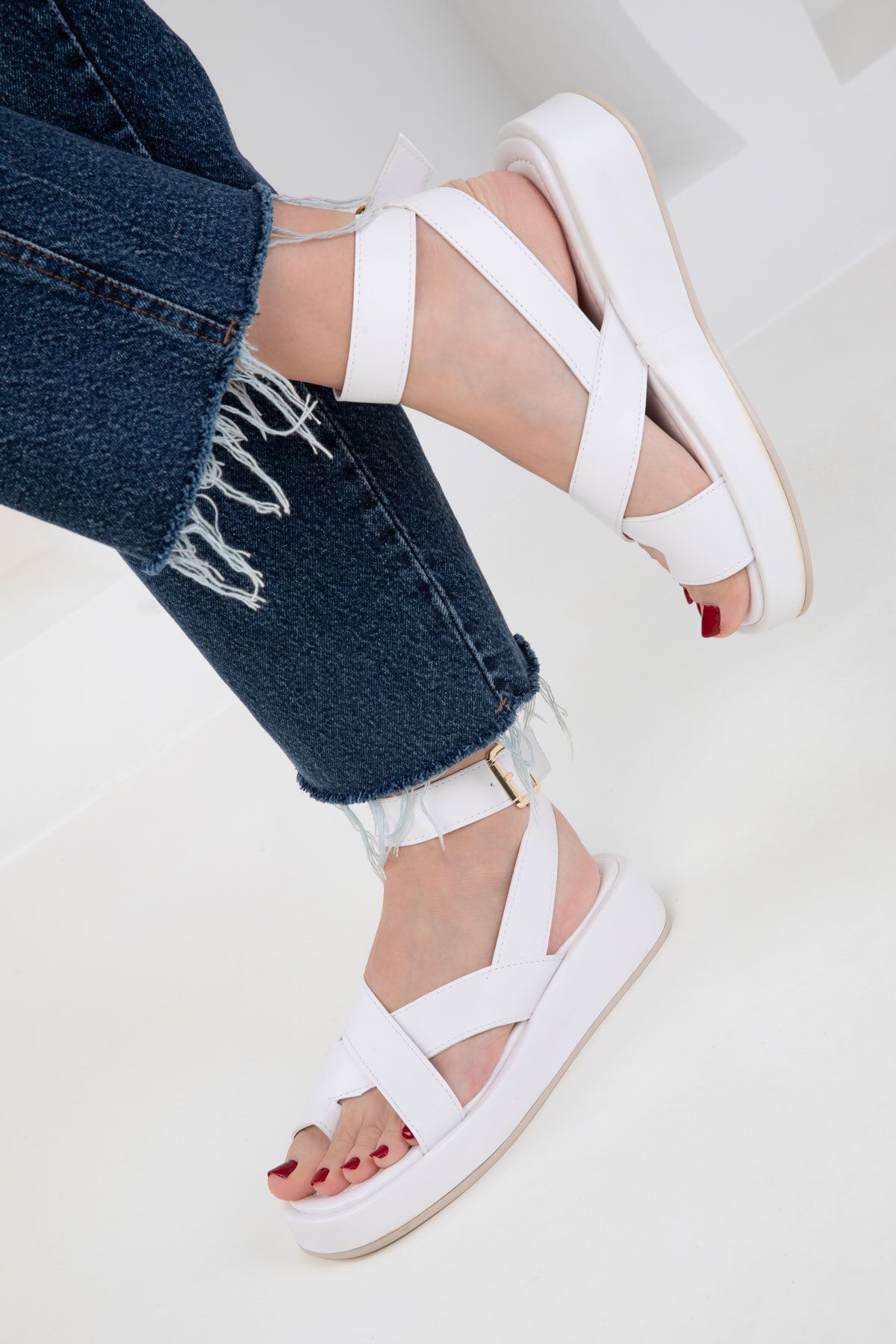 SOHO-Weiße Damensandalen 20588 5