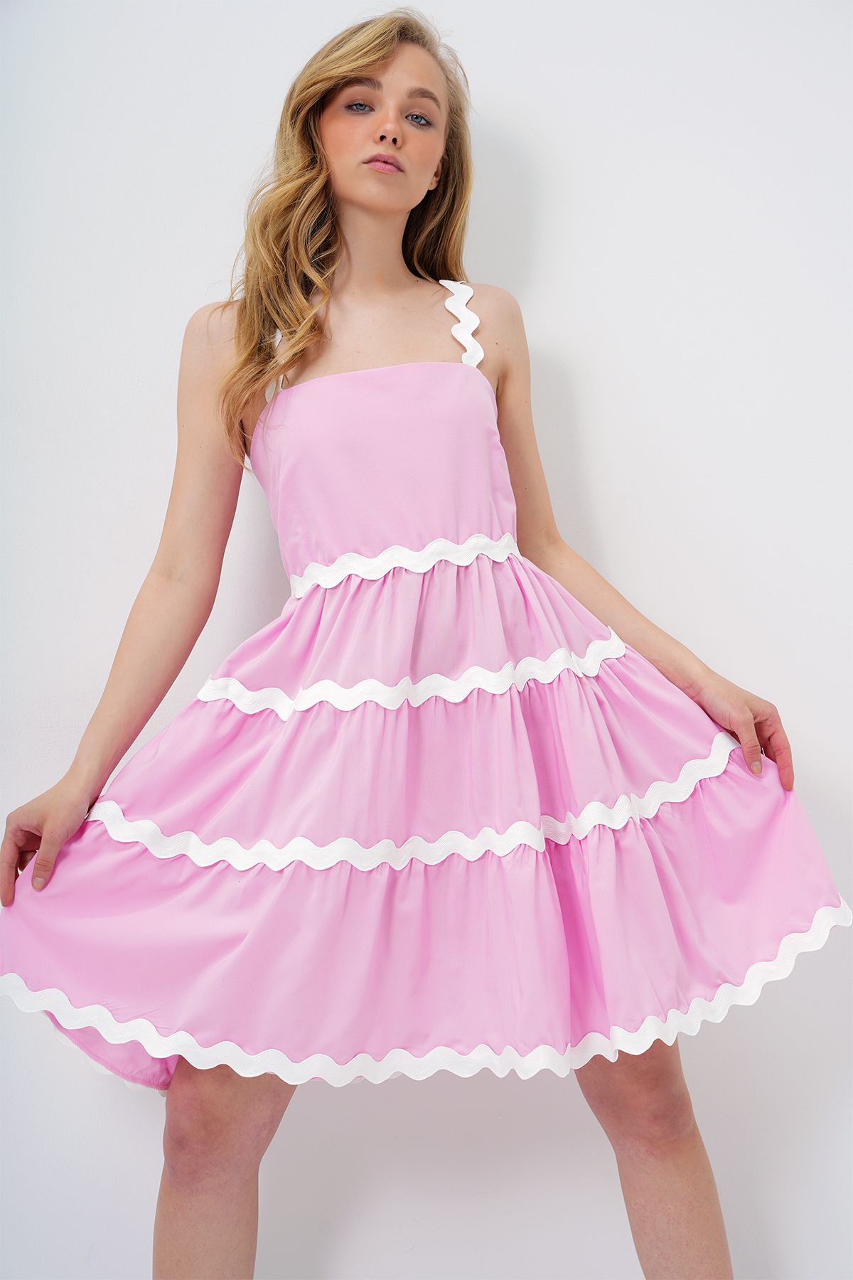 Kadın Pembe Zigzag Şerit Detaylı Gizli Fermuarlı Poplin Balon Elbise ALC-X14146