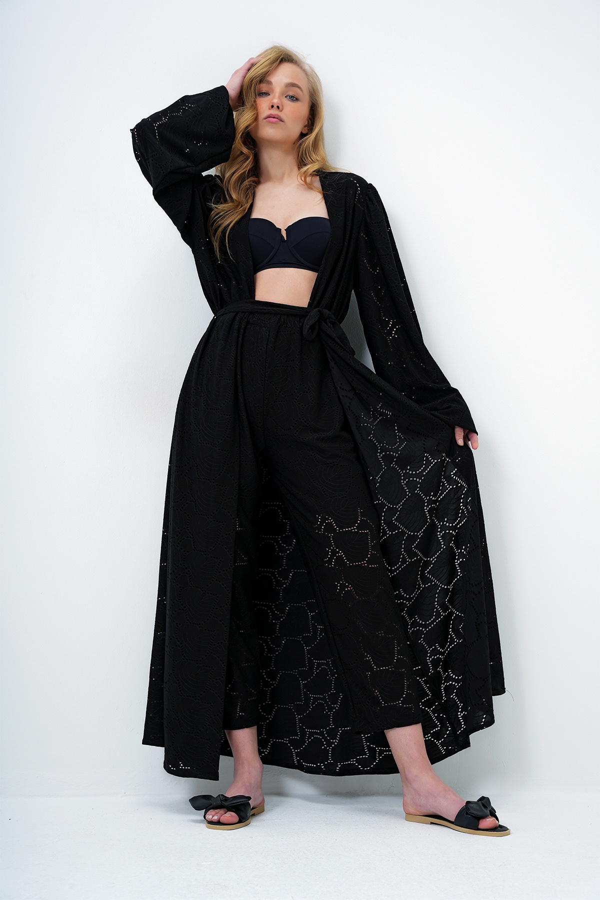 Trend Alaçatı Stili-Mattschwarzer, selbststrukturierter, durchbrochener Kimono-Anzug mit langen Hosen für Damen ALC-X11710 6