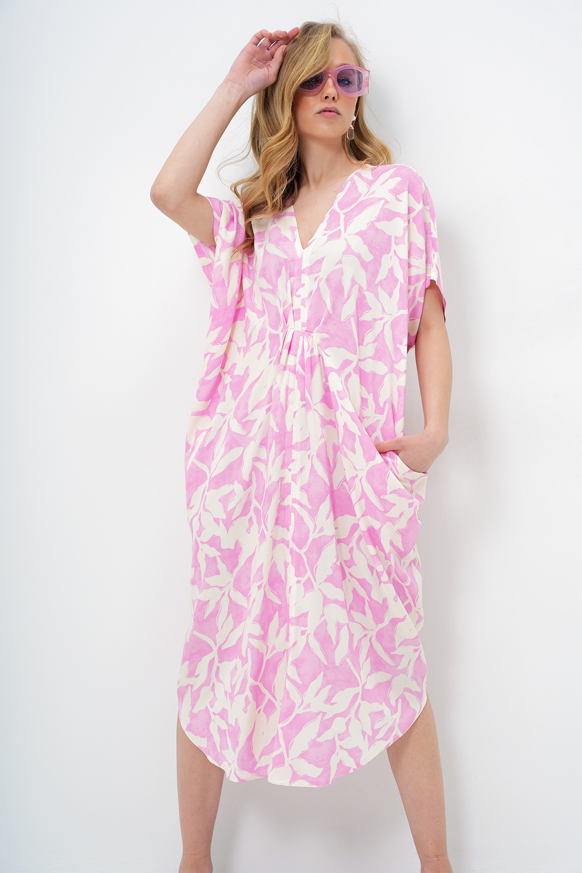 Trend Alaçatı Stili-Women's Pink V-Neck Patterned Summer Maxi Length Woven Dress Alc-X14087 5