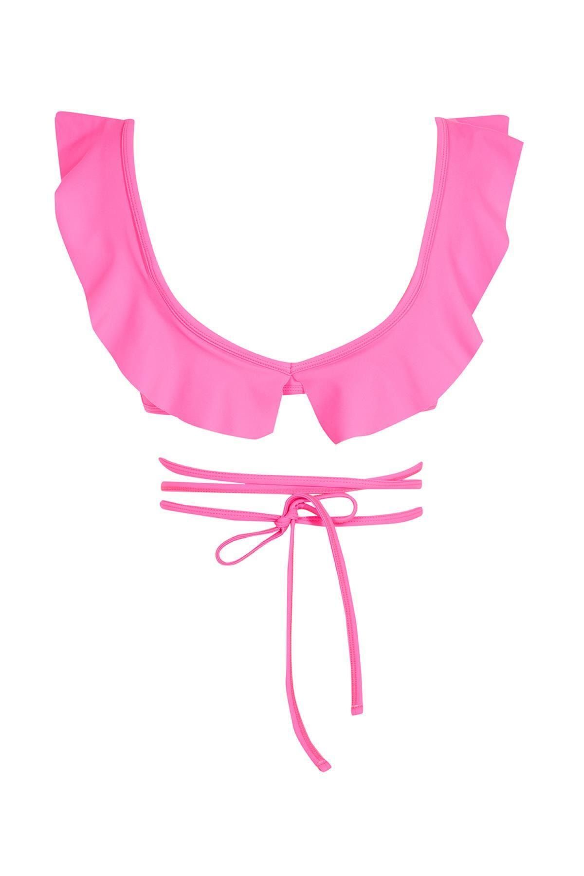 complete the look image