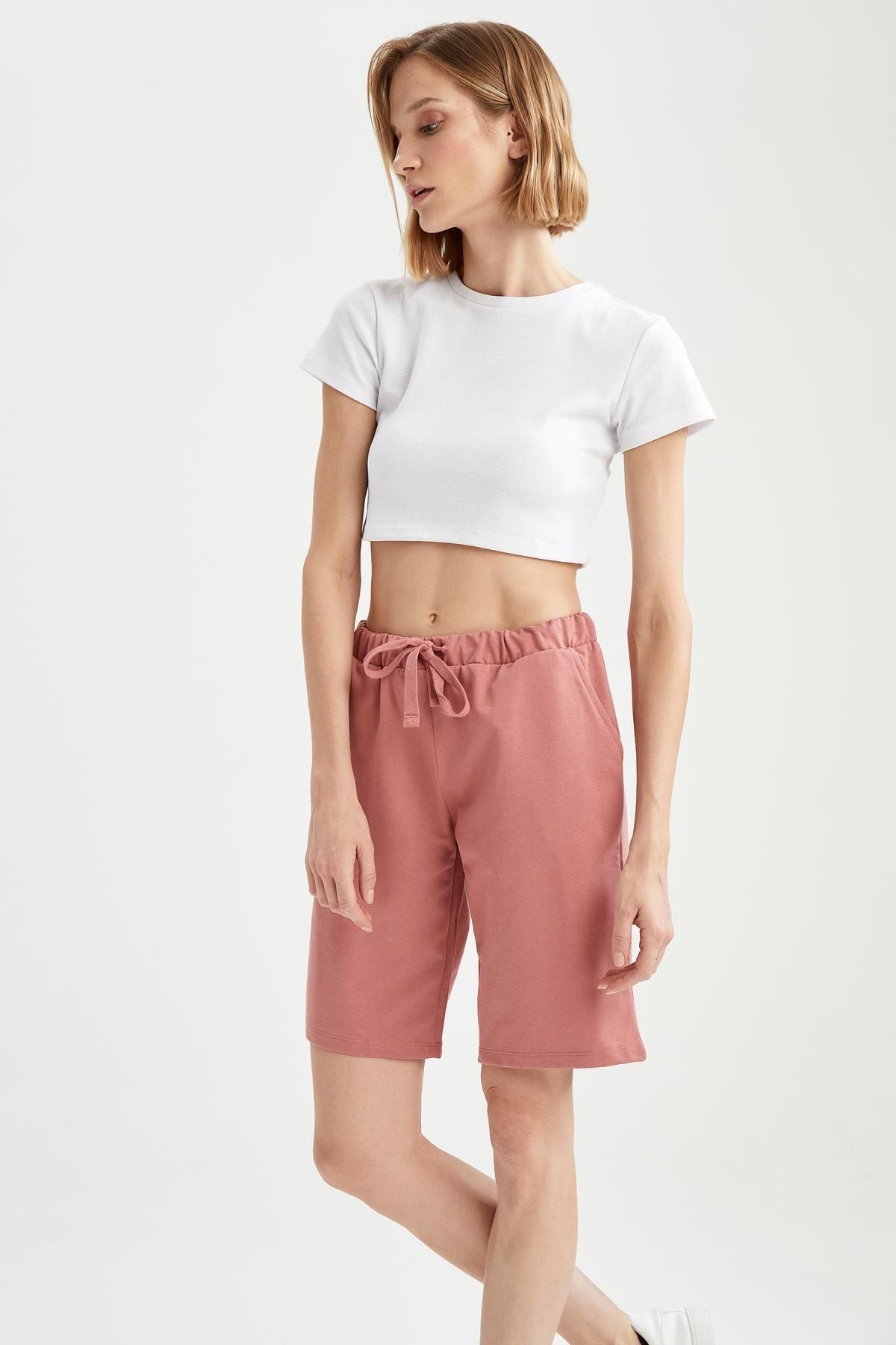 DeFacto Shorts Bordeaux Mittlerer Bund Fast ausverkauft FN8708