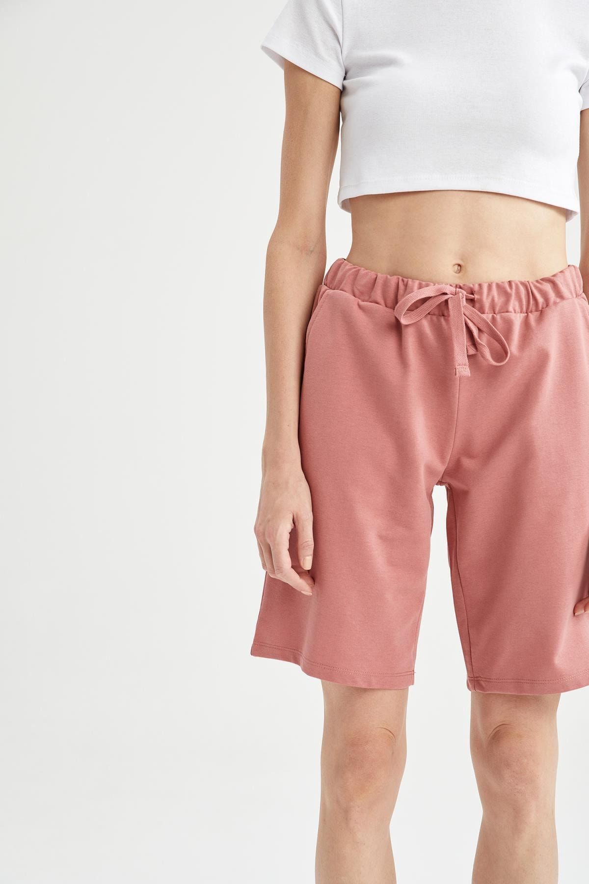 DeFacto Shorts Bordeaux Mittlerer Bund Fast ausverkauft FN8708