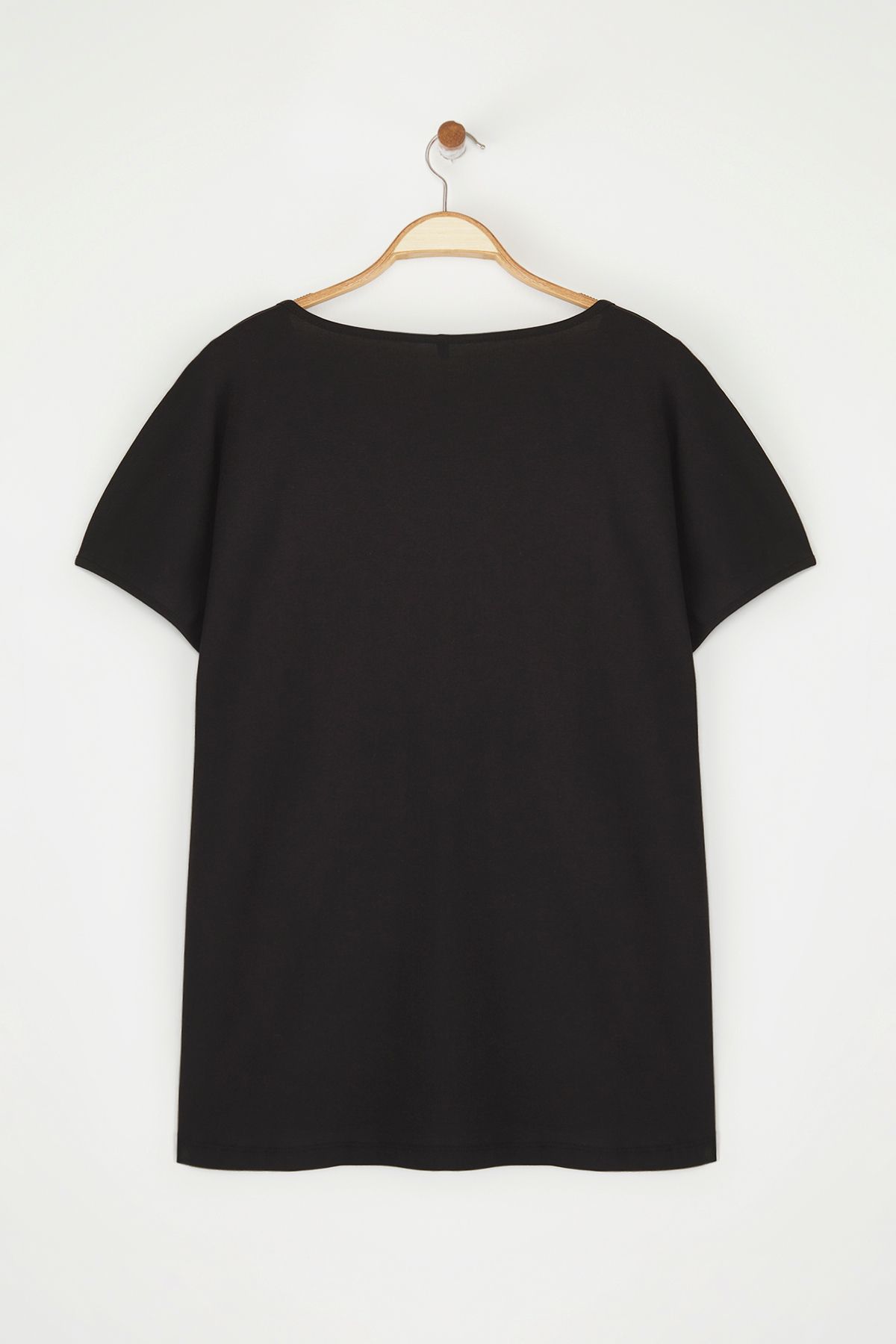 Trendyol Curve-Black V-Neck Long Length Large Size T-Shirt Tbbss25Bf00073 8