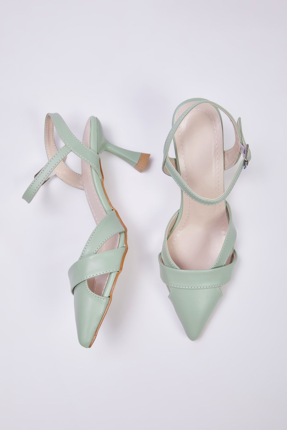 TRENDYOL SHOES Buty damskie na obcasie Mint Cut Out Detailed Pointed Toe Classic TAKSS25TO00029