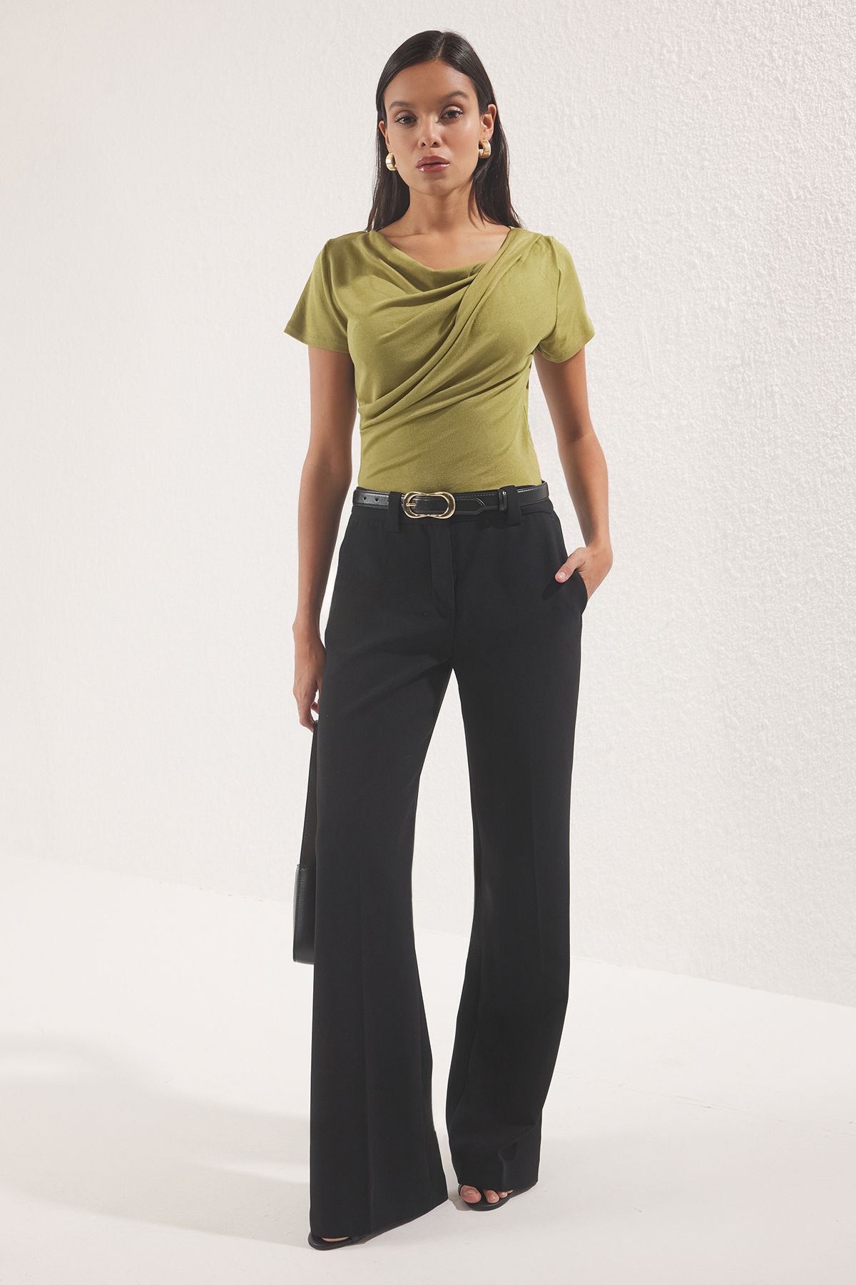 Trendyol Collection Bluzka Dzianinowa W Kolorze Oleistej Zieleni Kobieta - XS